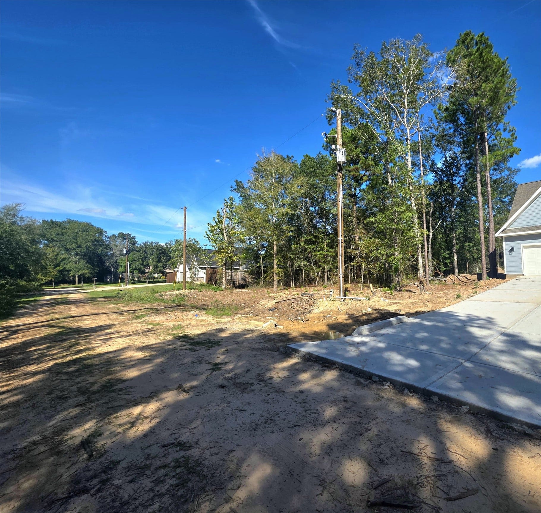 26283 Shore Drive, Hempstead, TX 77445 Front right corner- Electric services available