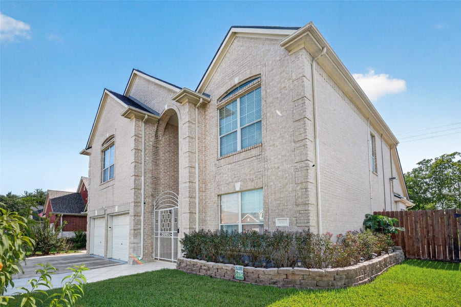 Property photo for 10102 Lizette Court, Houston, TX