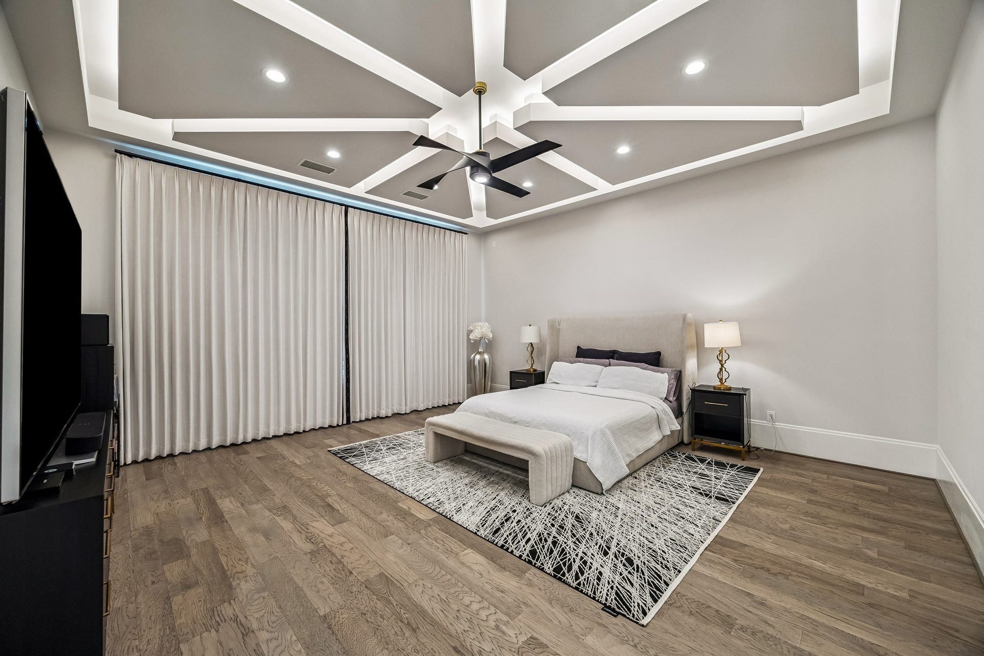 10 Castle Terrace Lane, Richmond, TX 77469 2nd primary bedroom on the first floor