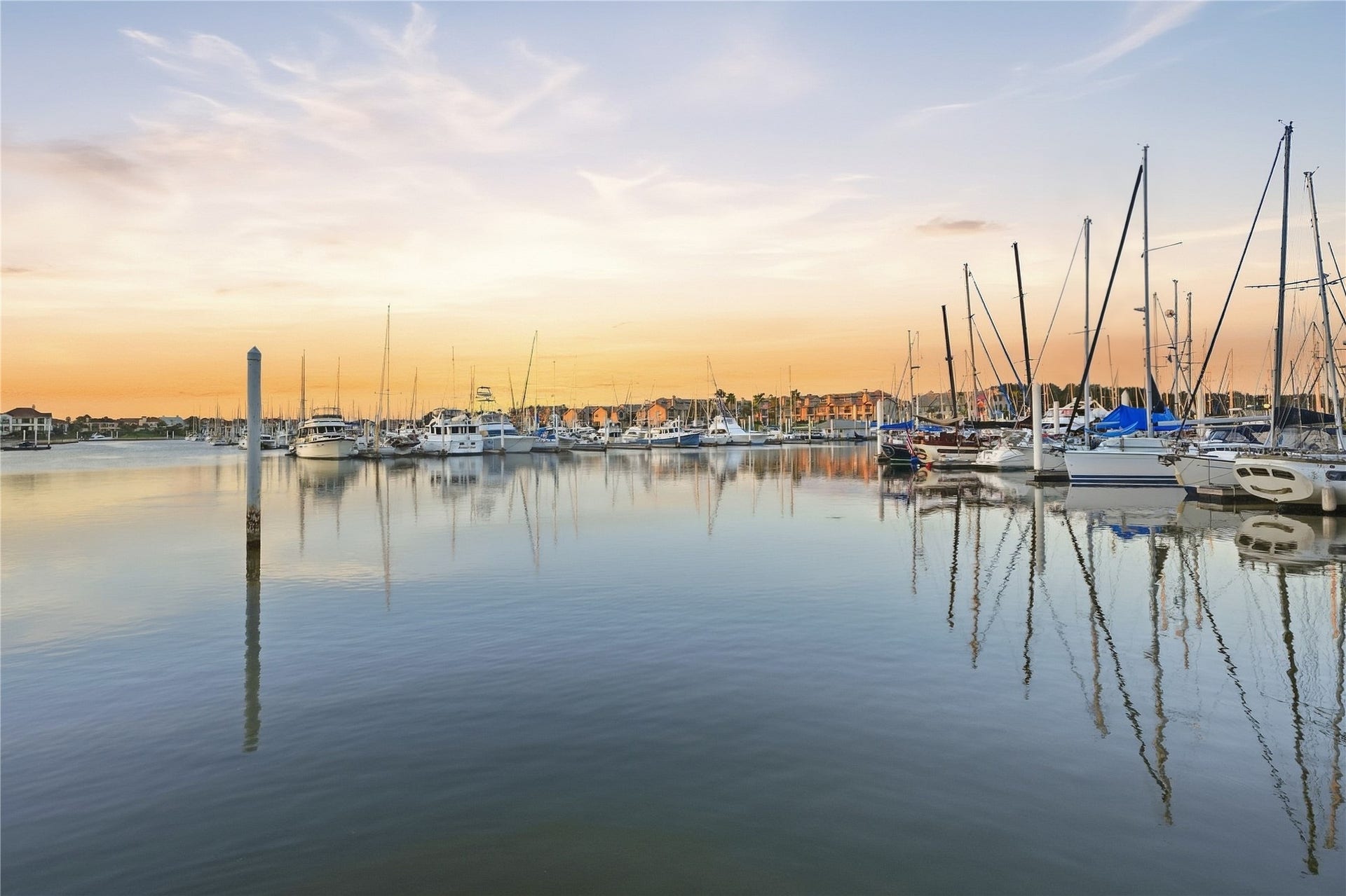 320 Harborside Circle, Kemah, TX 77565 320 Harborside Circle, Kemah, TX 77565