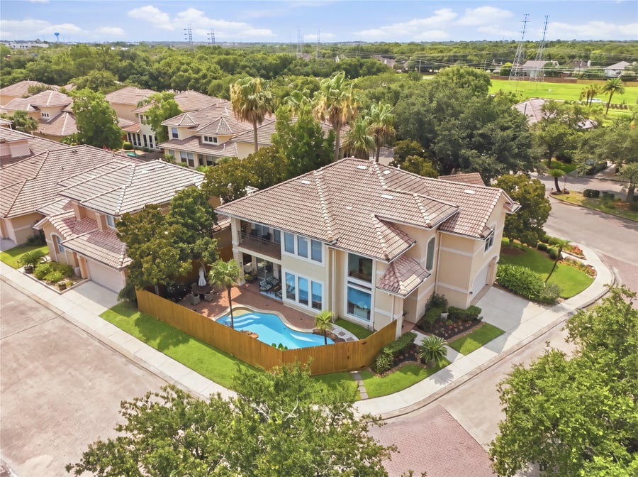 Property photo for 320 Harborside Circle, Kemah, TX