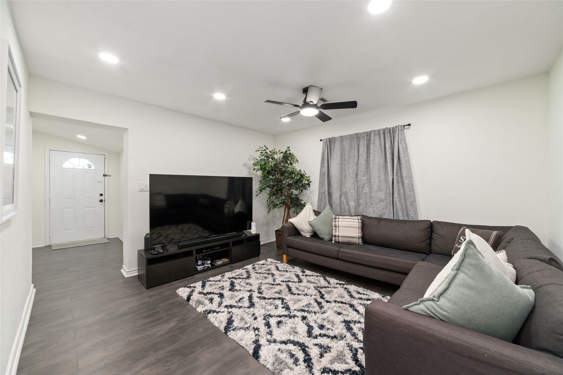 1302 56th Street, Galveston, TX 77551 1302 56th Street, Galveston, TX 77551