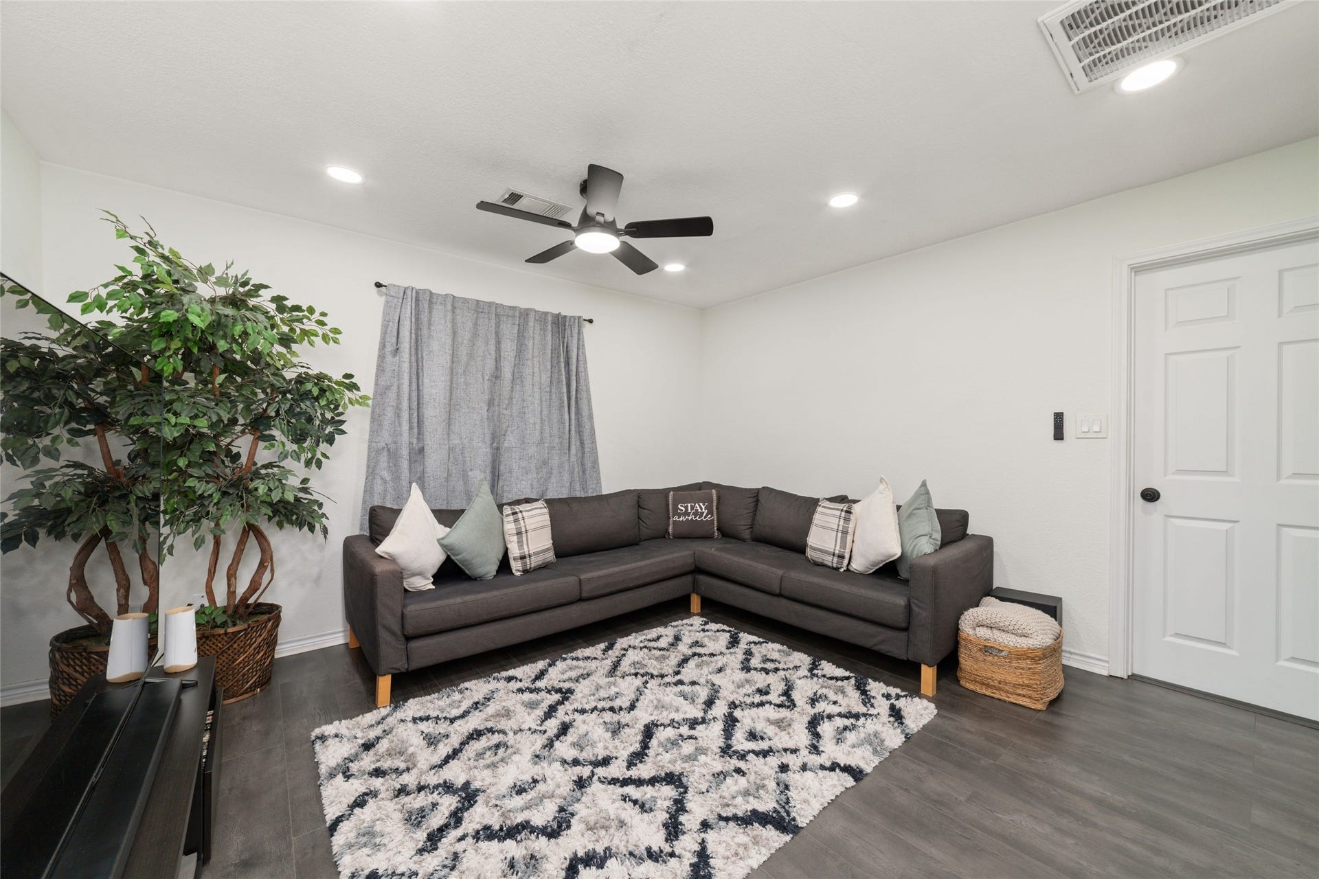 1302 56th Street, Galveston, TX 77551 1302 56th Street, Galveston, TX 77551