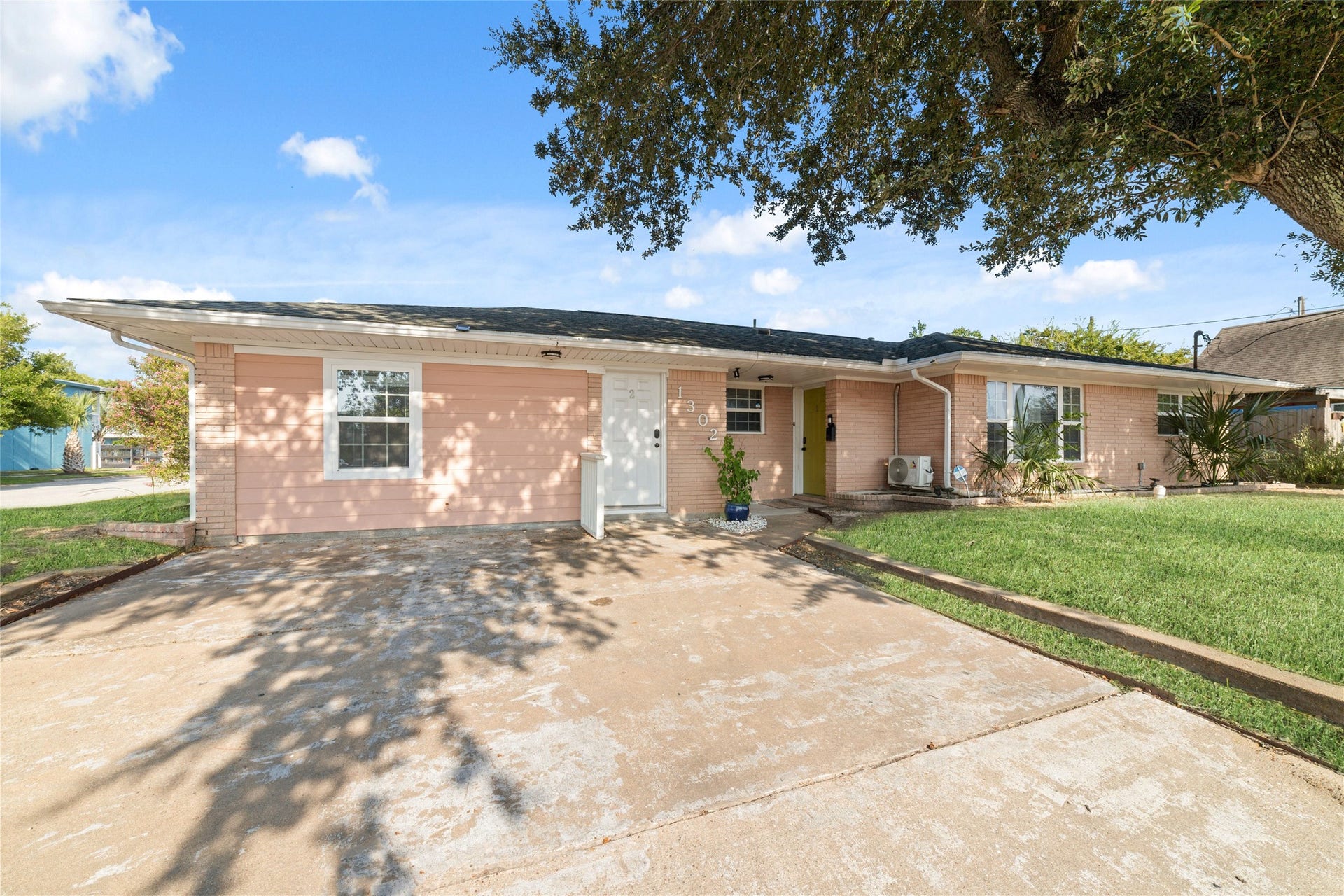 1302 56th Street, Galveston, TX 77551 1302 56th Street, Galveston, TX 77551