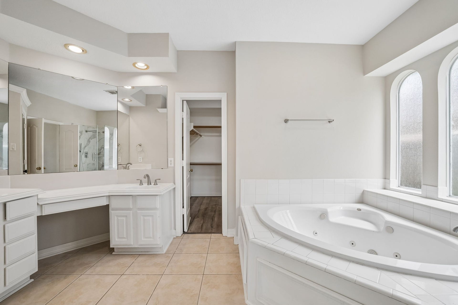 5807 Bayberry Way, Sugar Land, TX 77479 Primary Bathroom