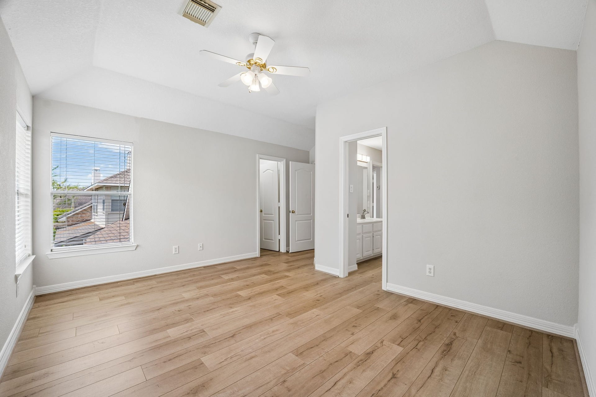 5807 Bayberry Way, Sugar Land, TX 77479 5807 Bayberry Way, Sugar Land, TX 77479