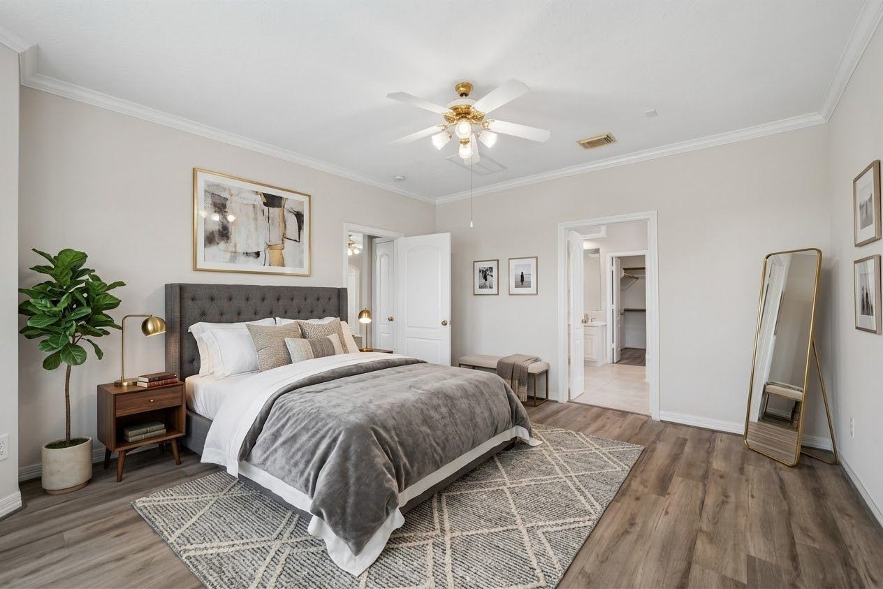 5807 Bayberry Way, Sugar Land, TX 77479 Primary / Master Bedroom - Bright, comfortable and relaxing. Located at the 1st Floor.