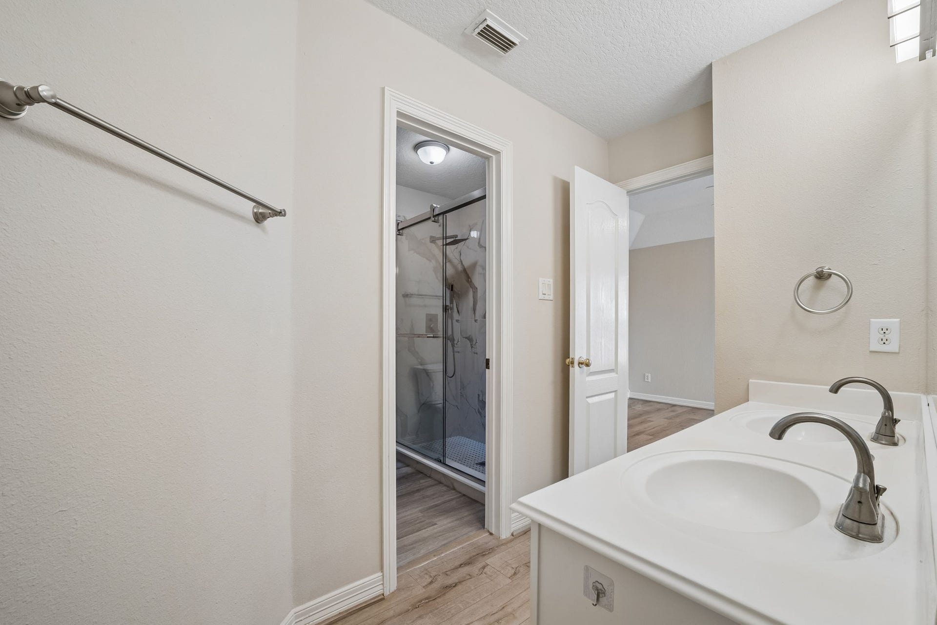 5807 Bayberry Way, Sugar Land, TX 77479 5807 Bayberry Way, Sugar Land, TX 77479