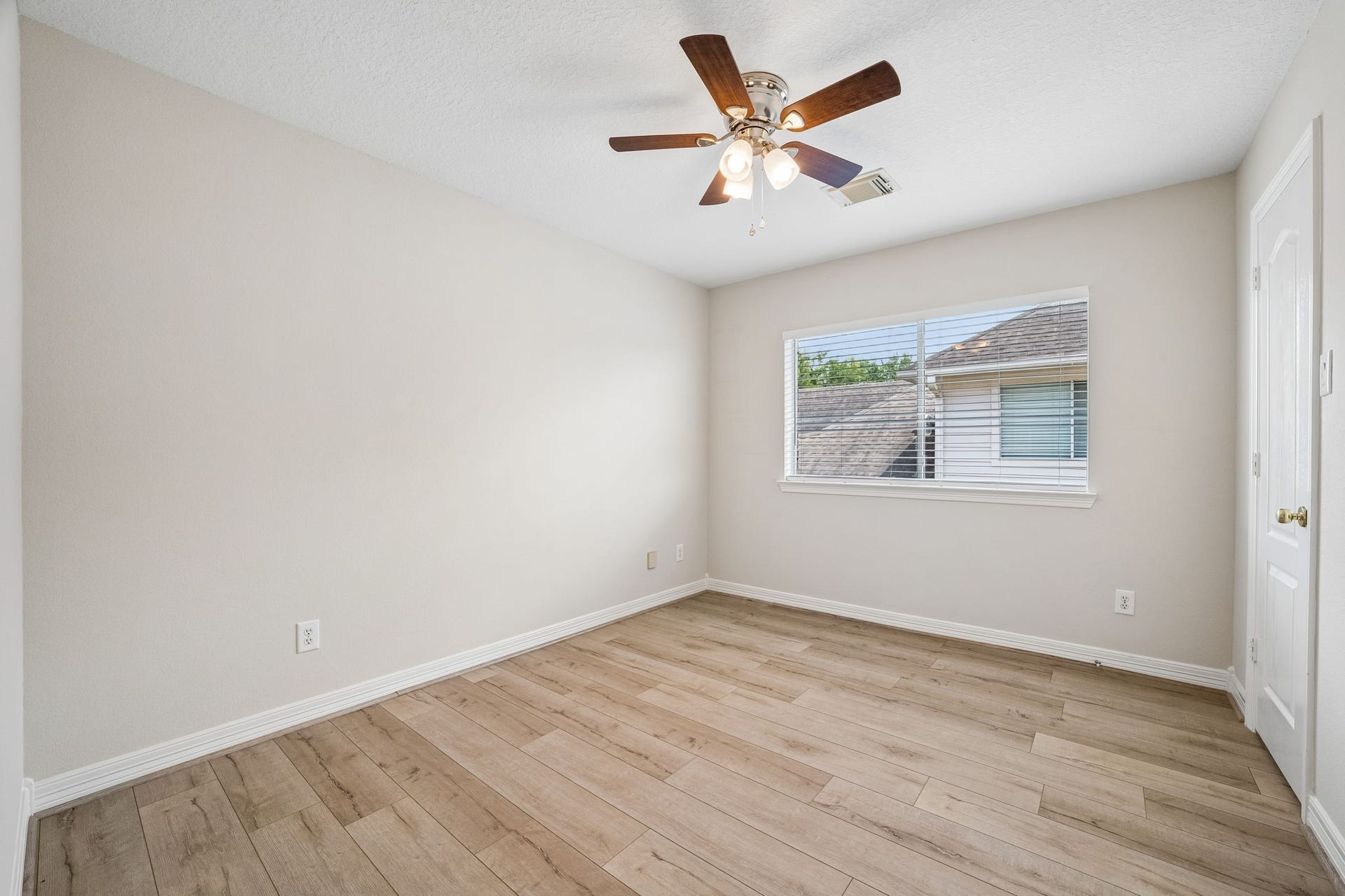 5807 Bayberry Way, Sugar Land, TX 77479 5807 Bayberry Way, Sugar Land, TX 77479
