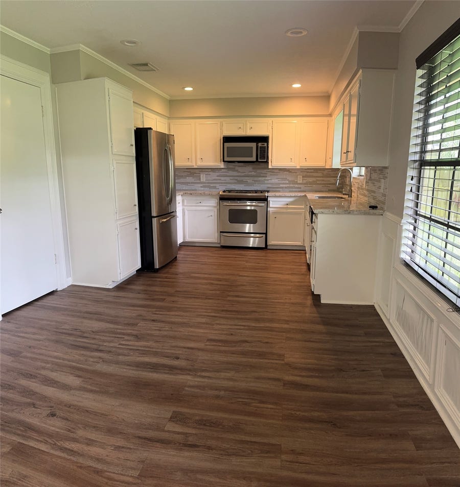 Property photo for 109 Mistletoe Street, Lake Jackson, TX