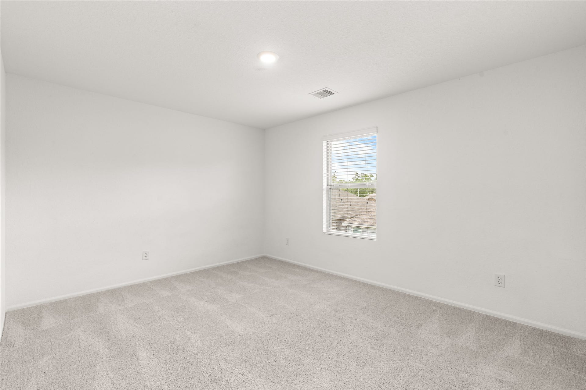 1938 Foxtail Creek Ct, Crosby, TX 77532 Well sized secondary bedroom offering a comfortable layout, natural light, and space to make it your own.