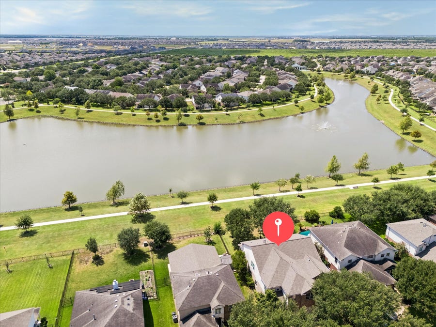 Property photo for 518 Honeysuckle Vine Drive, Rosenberg, TX