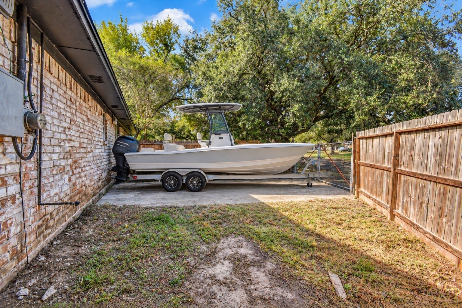 108 Crestview Drive, Hitchcock, TX 77563 This is a virtually staged photograph to give an idea of space