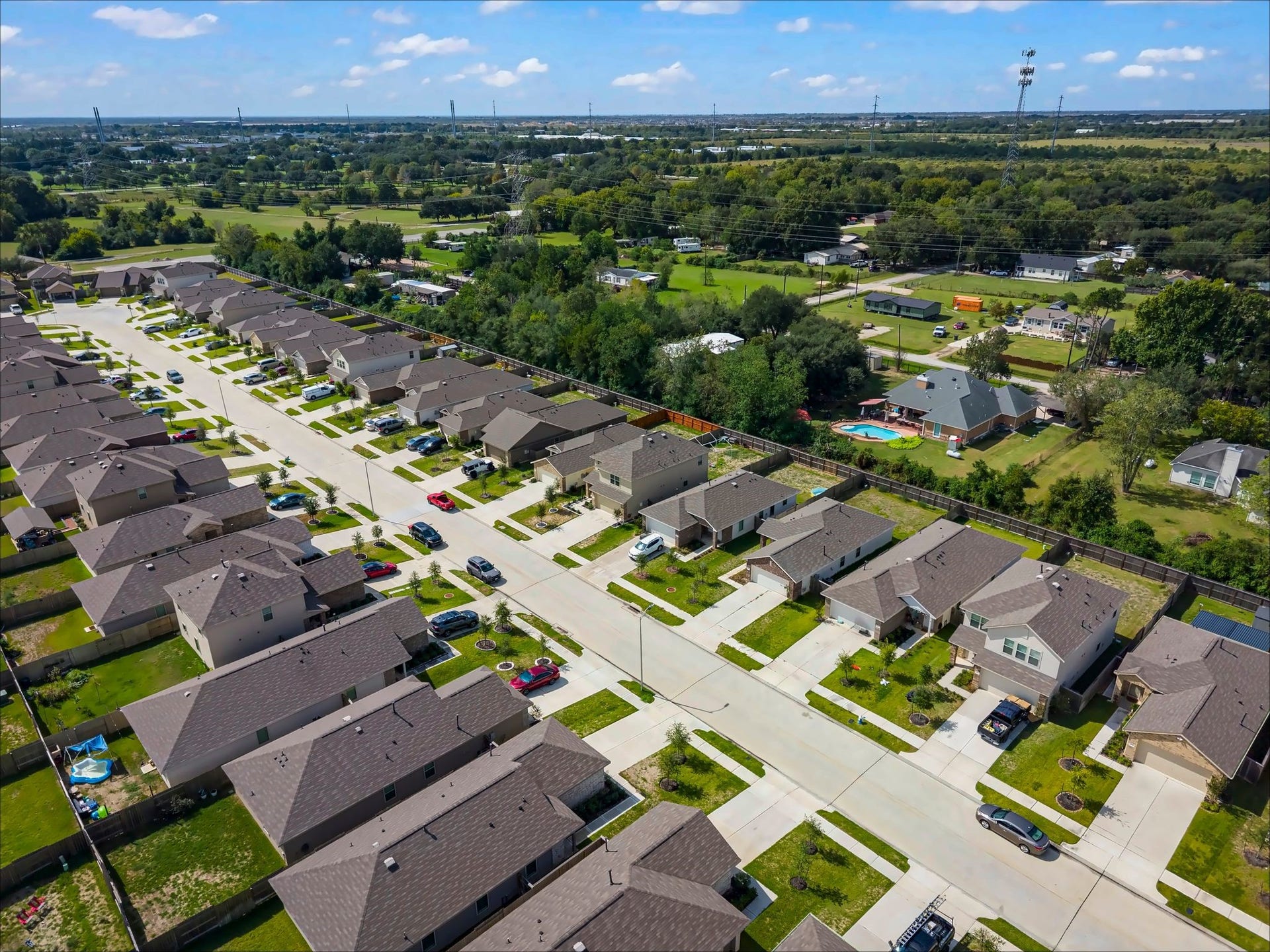 17811 Pemswood Drive, Hockley, TX 77447 Aerial street view of the community layout