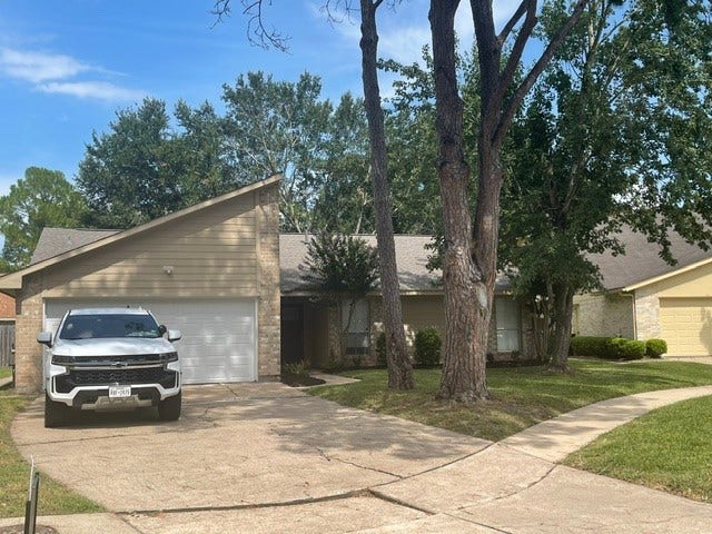 Property photo for 3807 Lamplighter Circle, Missouri City, TX