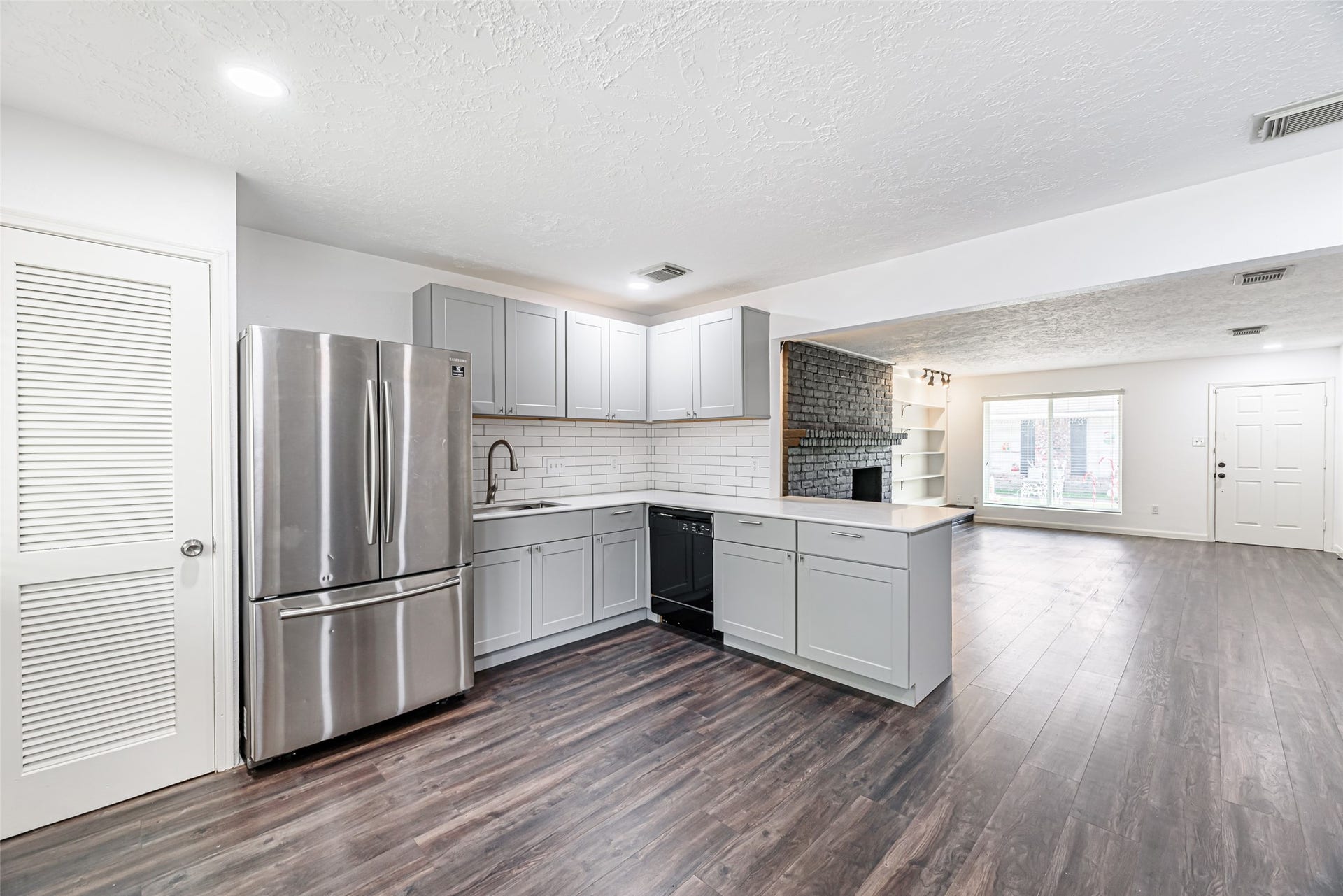 9414 Springview Lane, Houston, TX 77080 9414 Springview Lane, Houston, TX 77080
