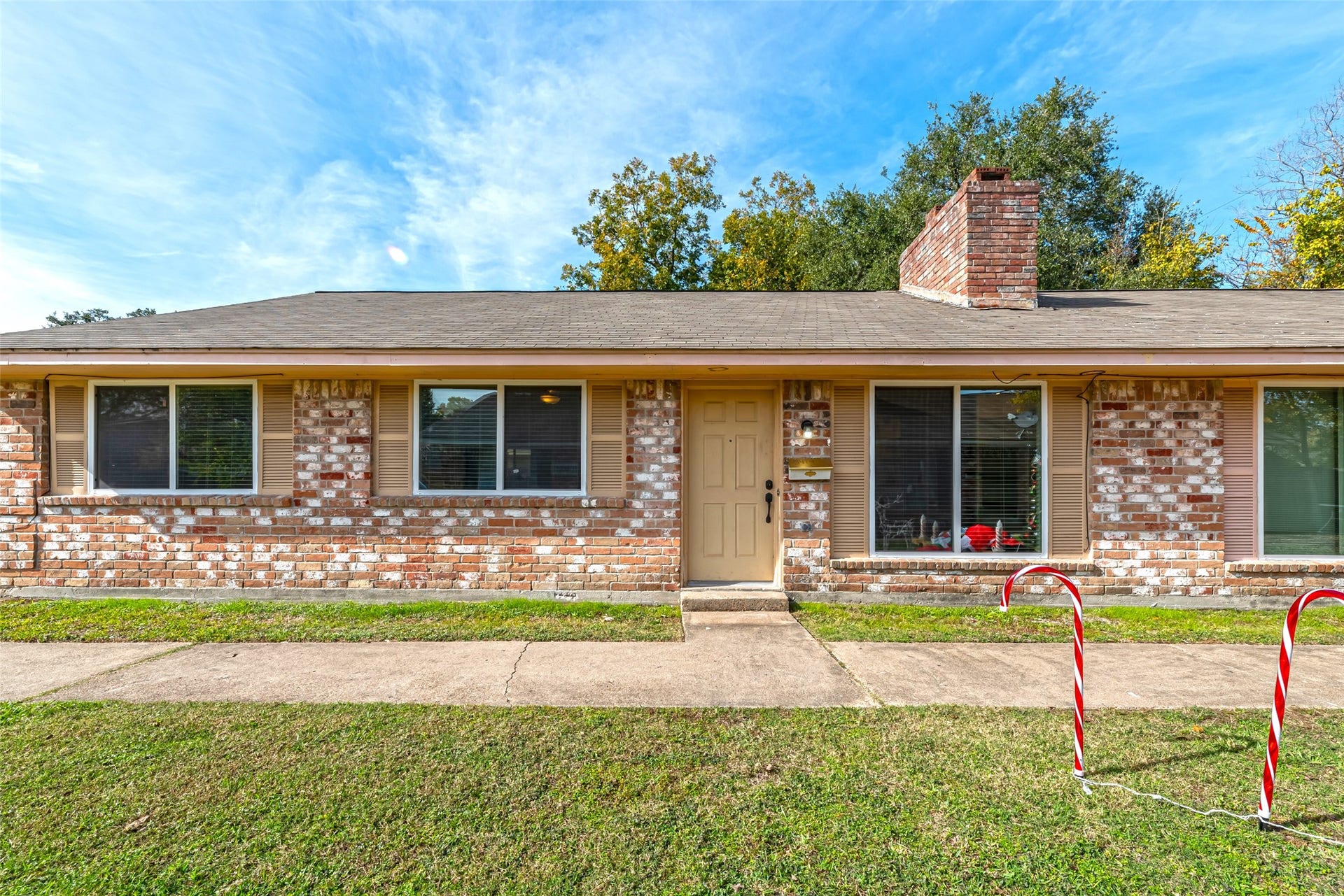 9414 Springview Lane, Houston, TX 77080 9414 Springview Lane, Houston, TX 77080