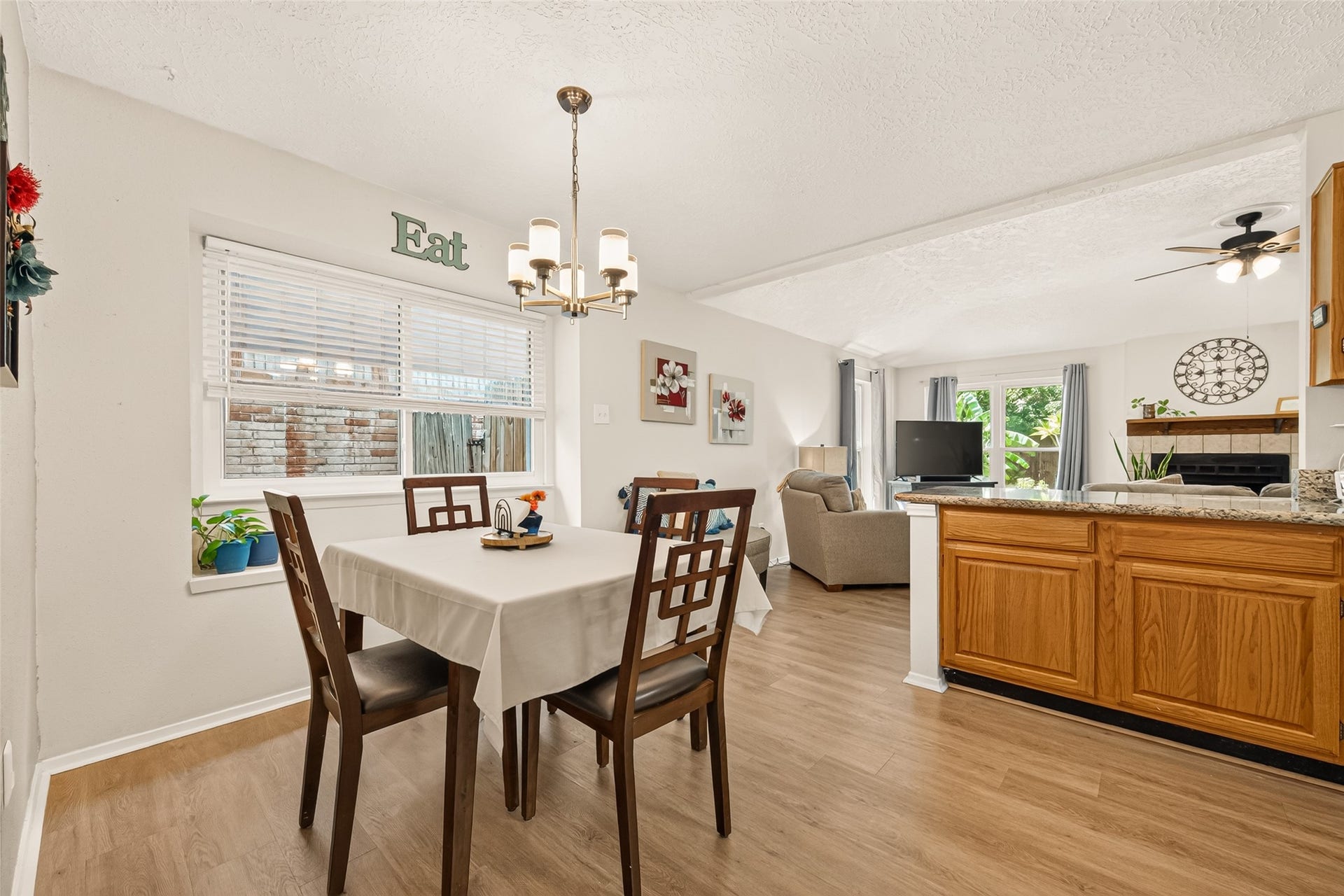 2123 Collingsfield Drive, Sugar Land, TX 77478 2123 Collingsfield Drive, Sugar Land, TX 77478