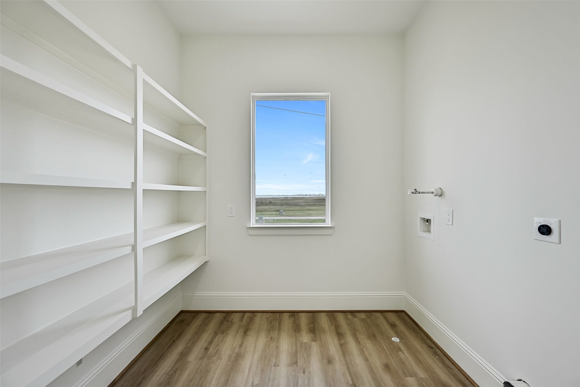 1627 Bay Pointe Drive, Galveston, TX 77554 Conveniently located just off the kitchen, you'll find a spacious pantry and utility room.
