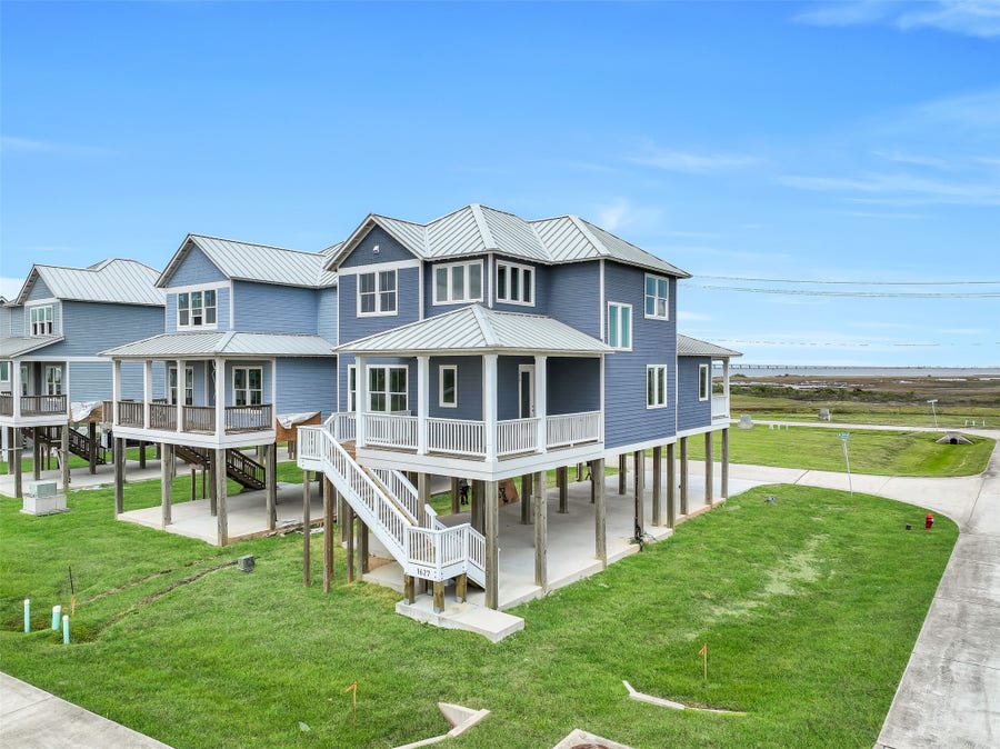 Property photo for 1627 Bay Pointe Drive, Galveston, TX