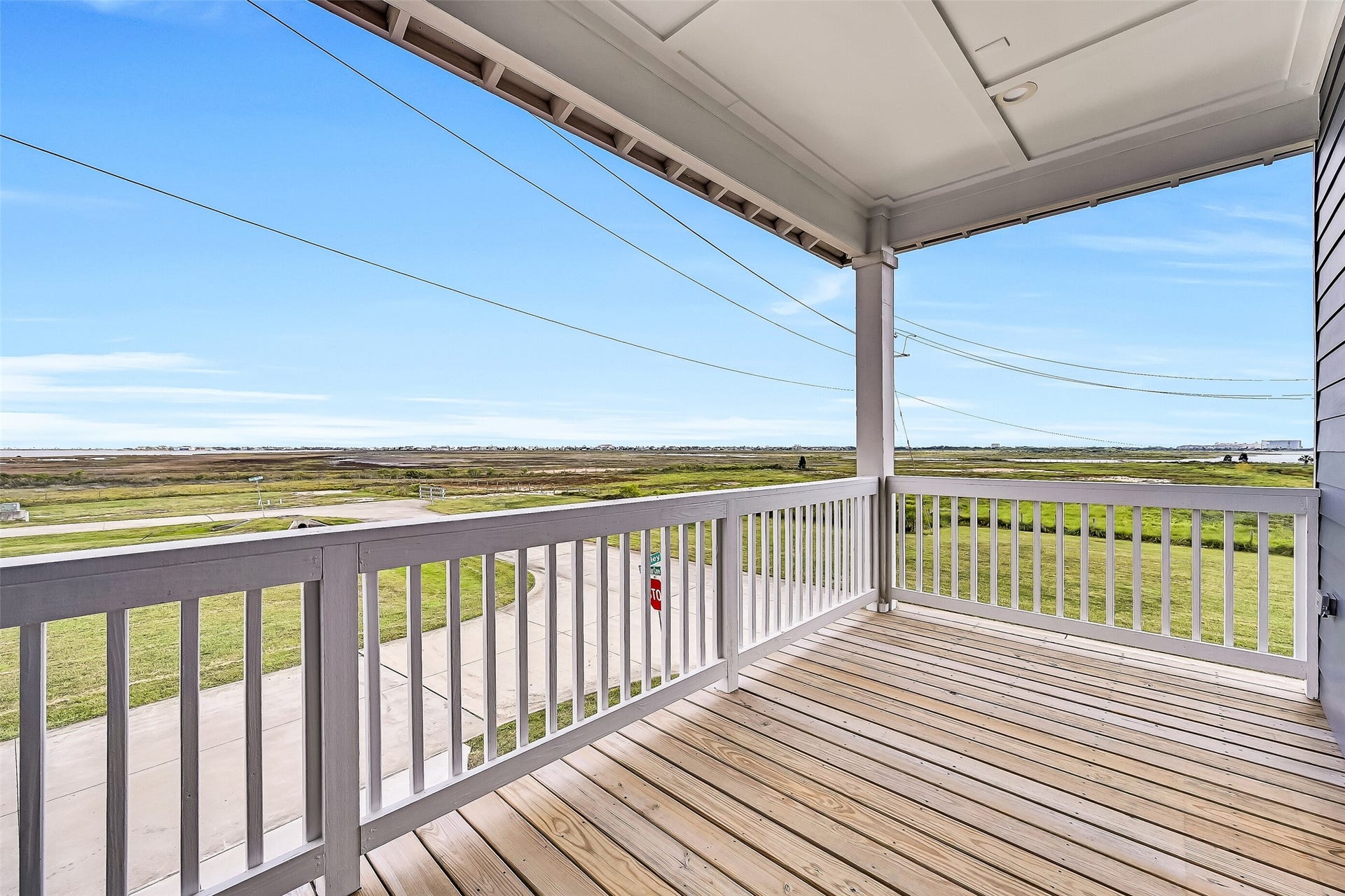 1627 Bay Pointe Drive, Galveston, TX 77554 A view of the east facing deck.