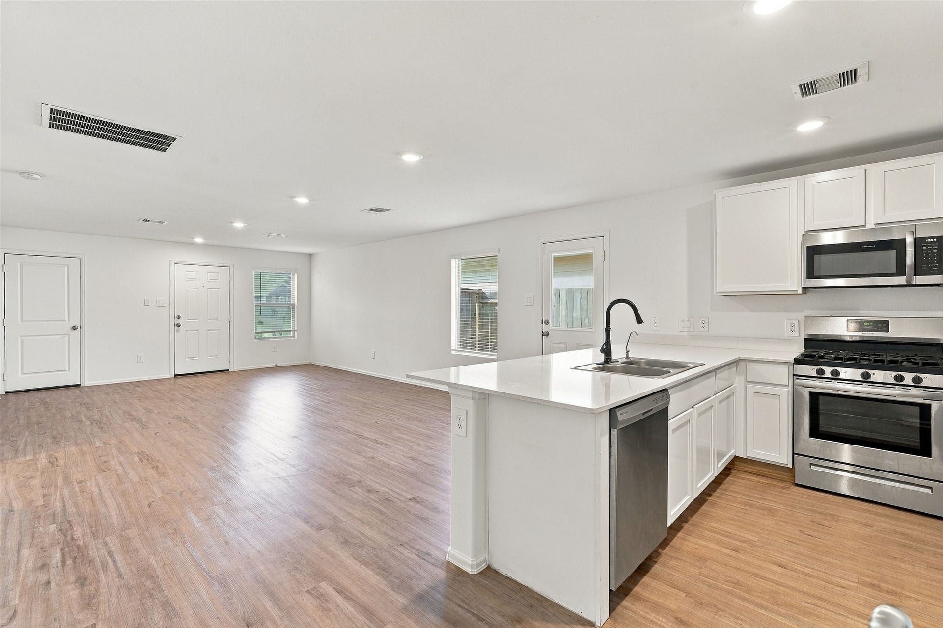 967 Oak Mist Lane, Magnolia, TX 77354 967 Oak Mist Lane, Magnolia, TX 77354