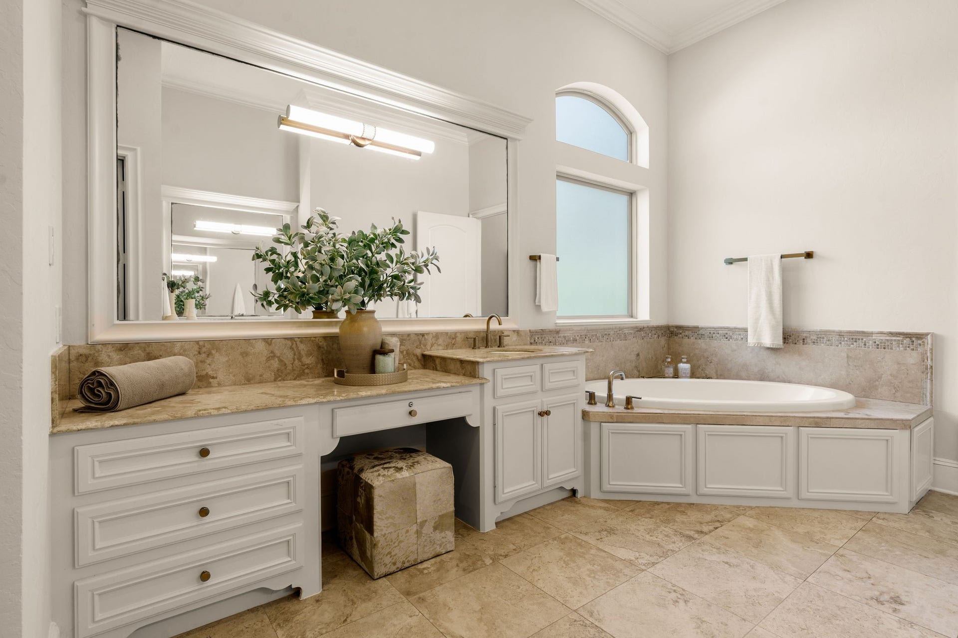 98 W Ambassador Bend, The Woodlands, TX 77382 98 W Ambassador Bend, The Woodlands, TX 77382