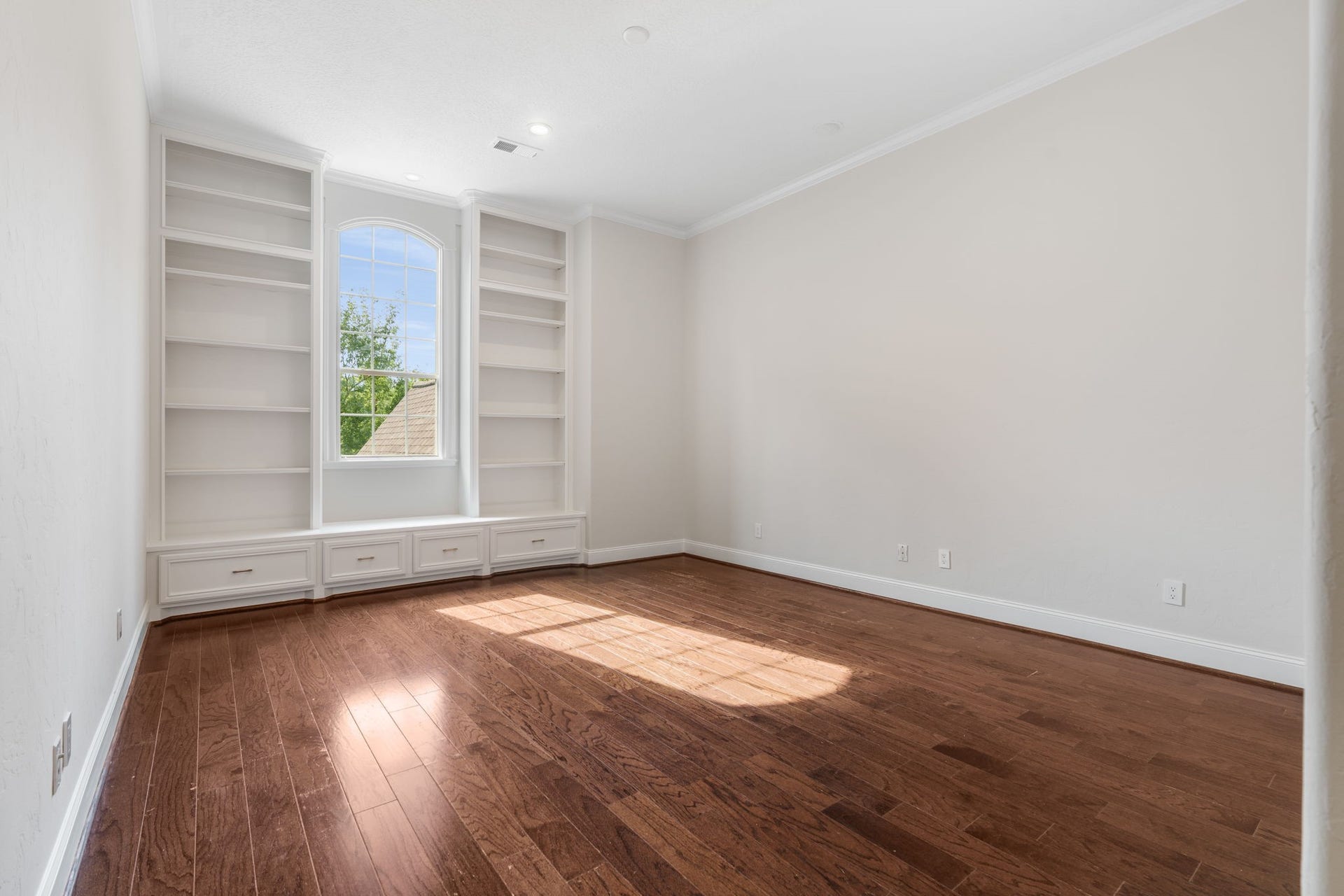 98 W Ambassador Bend, The Woodlands, TX 77382 98 W Ambassador Bend, The Woodlands, TX 77382