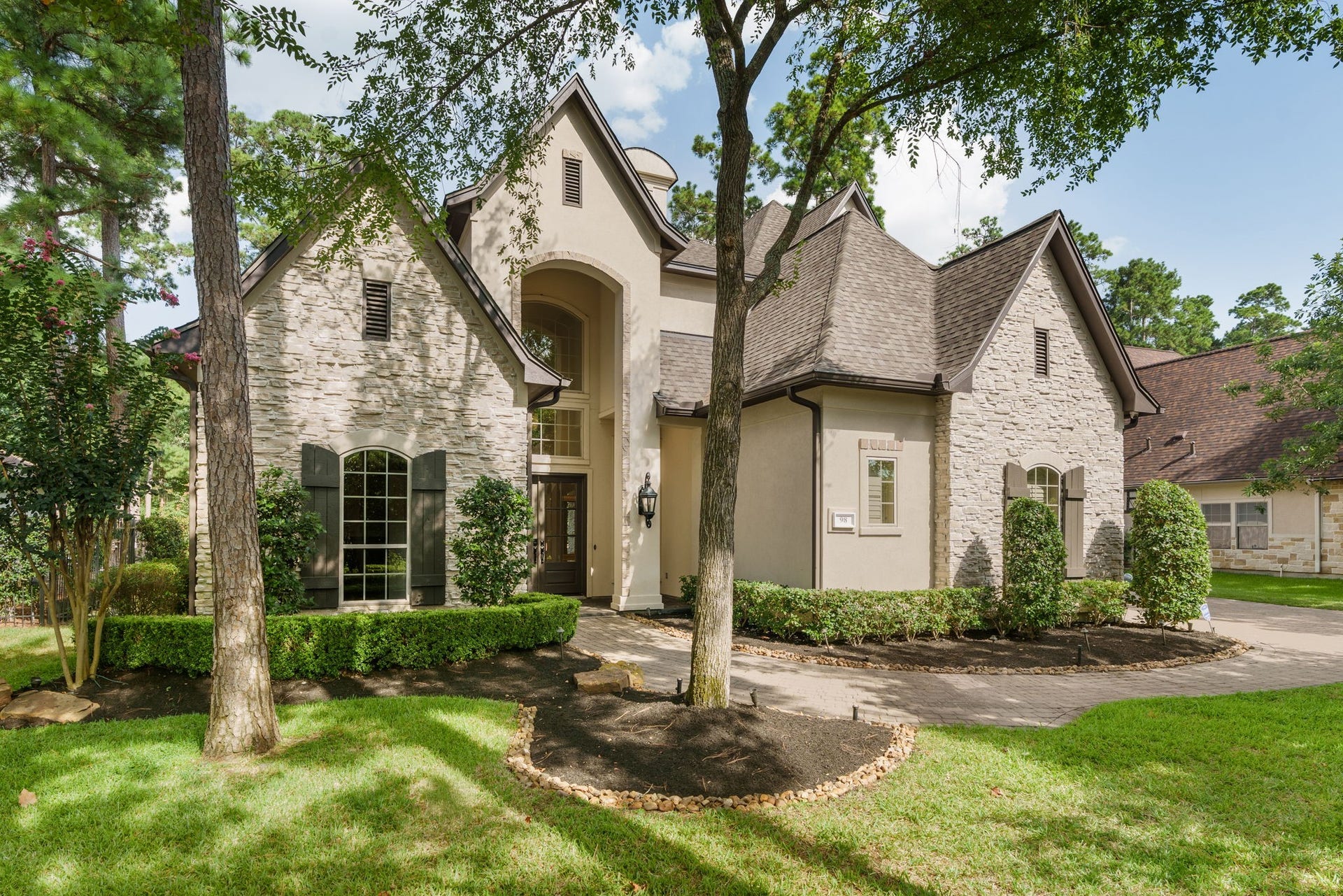 98 W Ambassador Bend, The Woodlands, TX 77382 98 W Ambassador Bend, The Woodlands, TX 77382