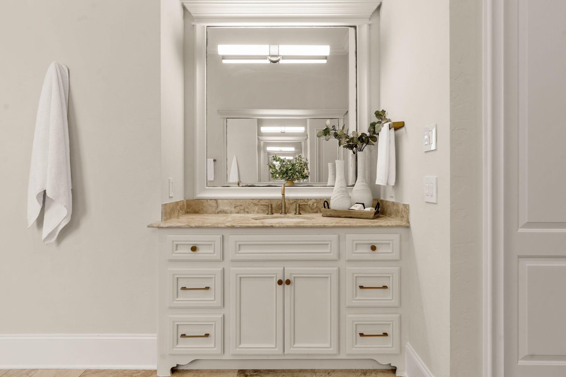 98 W Ambassador Bend, The Woodlands, TX 77382 98 W Ambassador Bend, The Woodlands, TX 77382