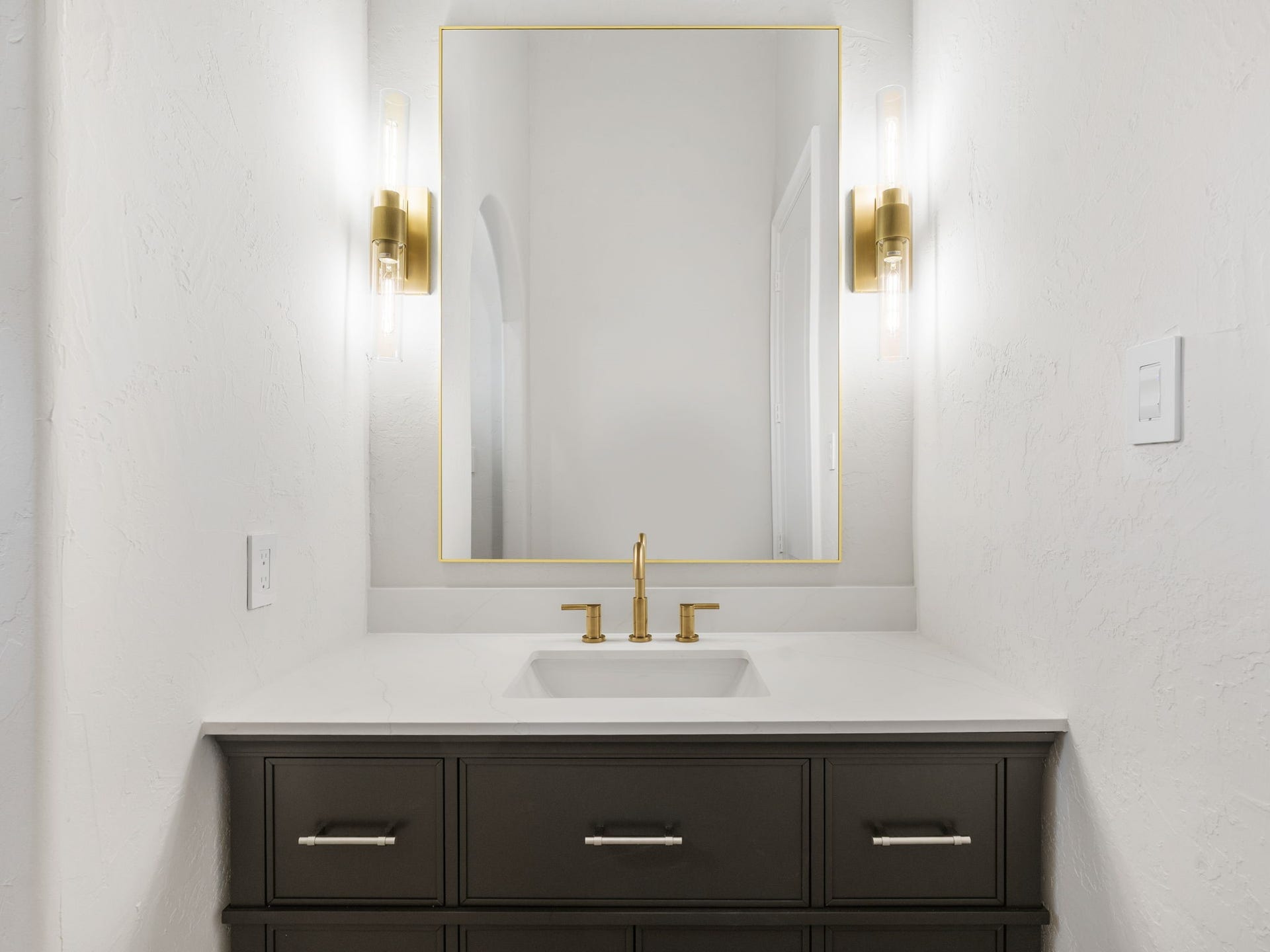 98 W Ambassador Bend, The Woodlands, TX 77382 98 W Ambassador Bend, The Woodlands, TX 77382