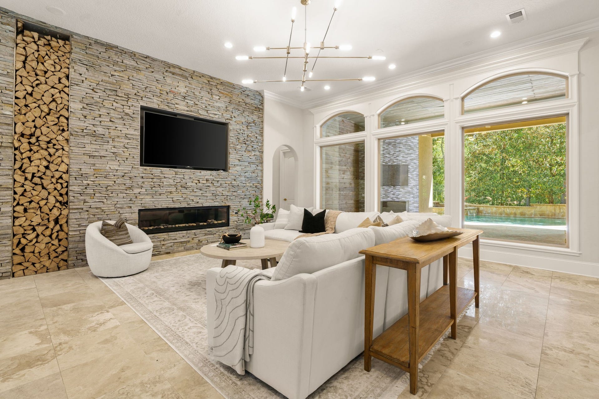 98 W Ambassador Bend, The Woodlands, TX 77382 98 W Ambassador Bend, The Woodlands, TX 77382