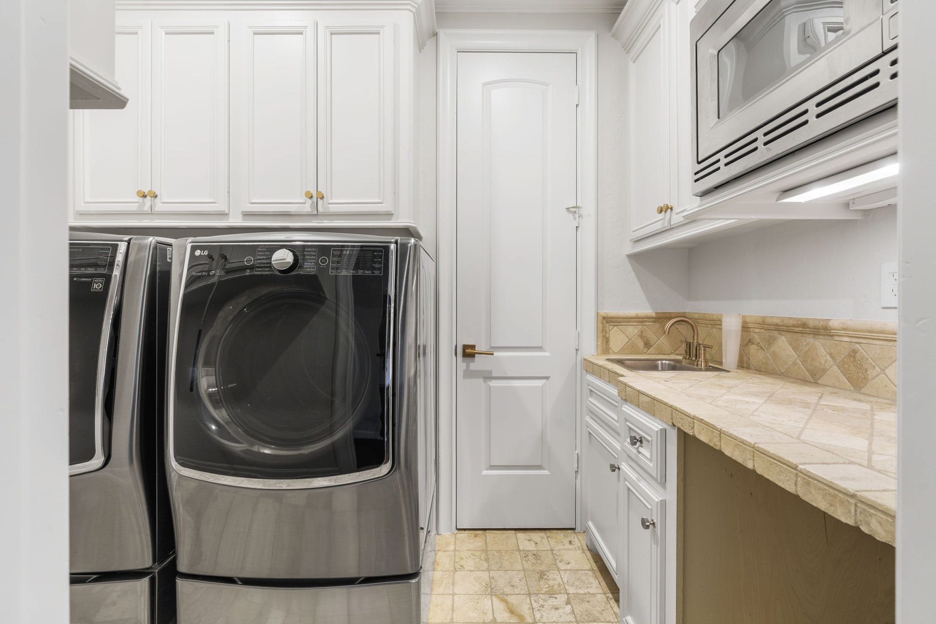 98 W Ambassador Bend, The Woodlands, TX 77382 98 W Ambassador Bend, The Woodlands, TX 77382
