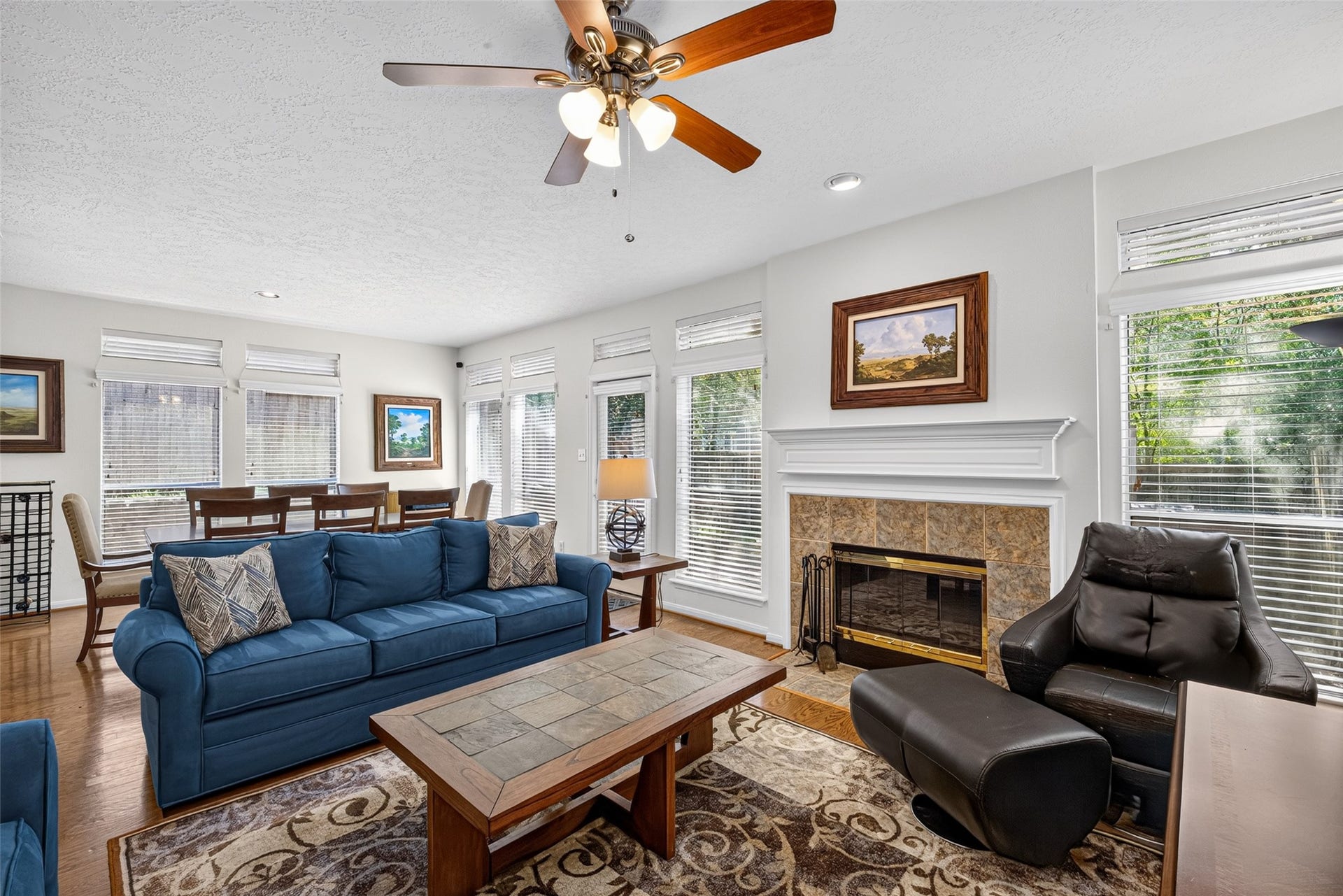18 Valley Oaks Circle, The Woodlands, TX 77382 18 Valley Oaks Circle, The Woodlands, TX 77382