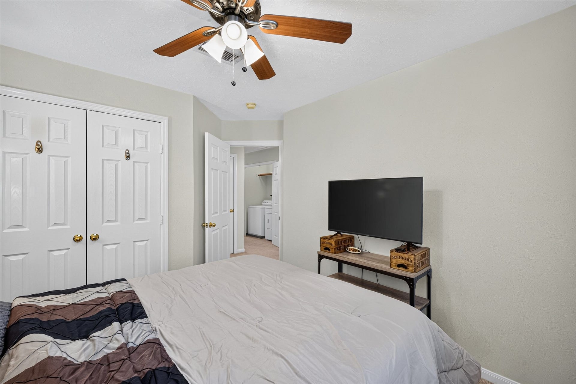 18 Valley Oaks Circle, The Woodlands, TX 77382 18 Valley Oaks Circle, The Woodlands, TX 77382