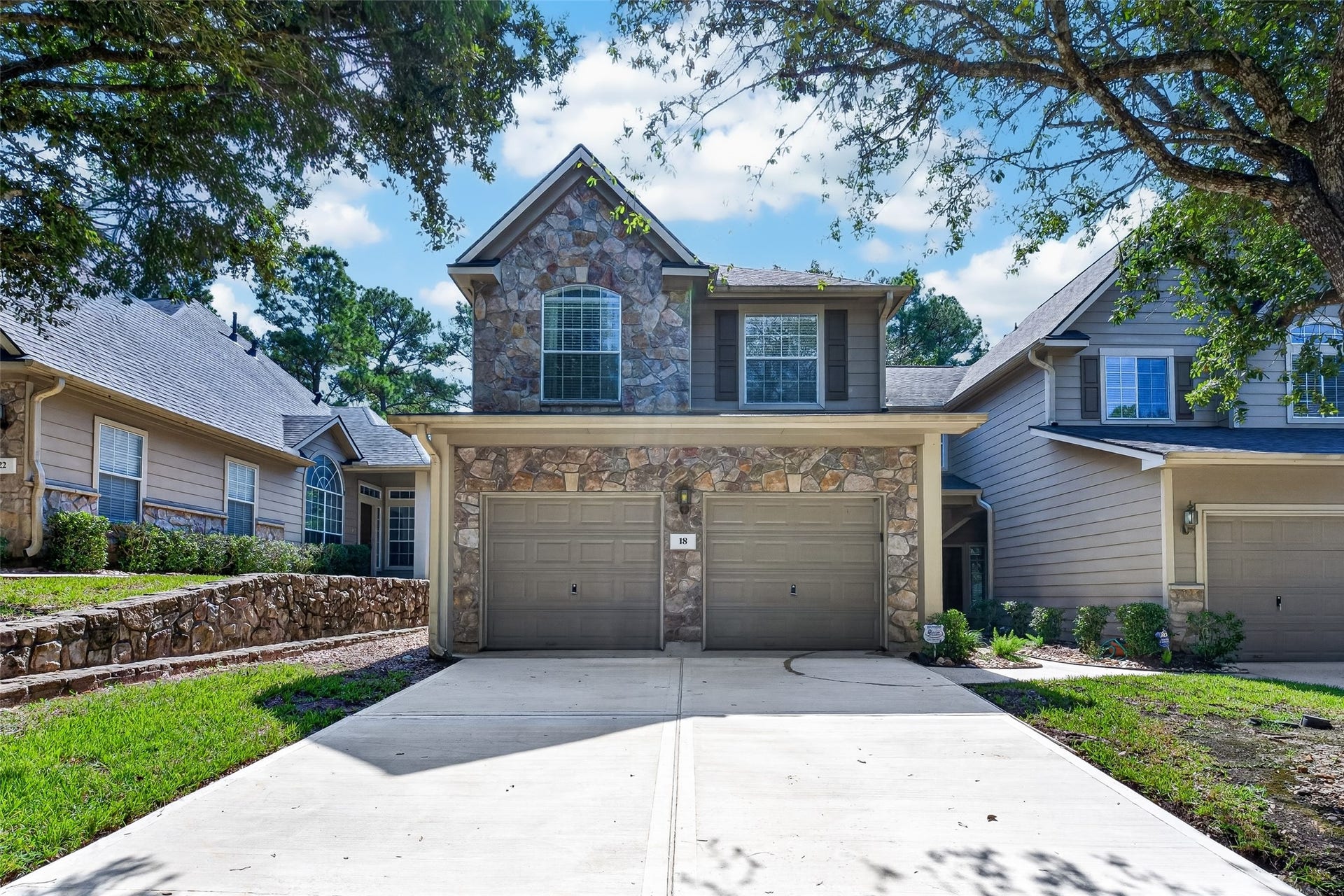 18 Valley Oaks Circle, The Woodlands, TX 77382 18 Valley Oaks Circle, The Woodlands, TX 77382