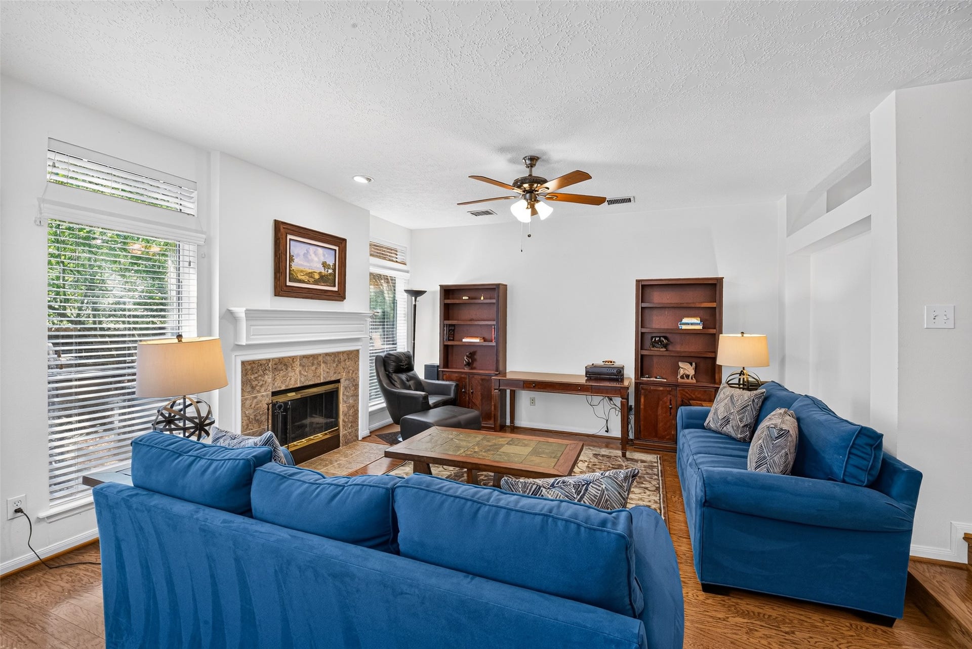 18 Valley Oaks Circle, The Woodlands, TX 77382 18 Valley Oaks Circle, The Woodlands, TX 77382
