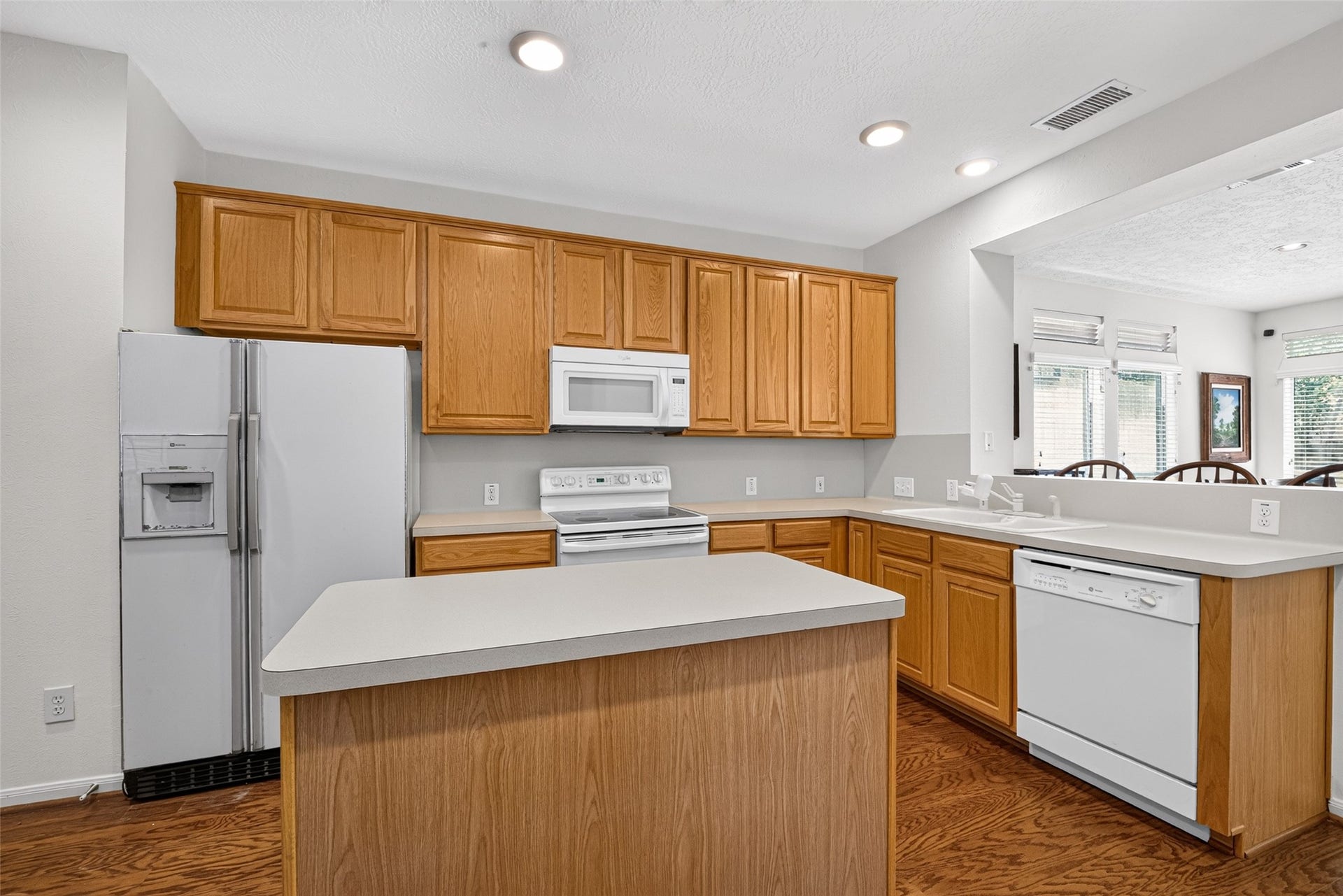 18 Valley Oaks Circle, The Woodlands, TX 77382 18 Valley Oaks Circle, The Woodlands, TX 77382