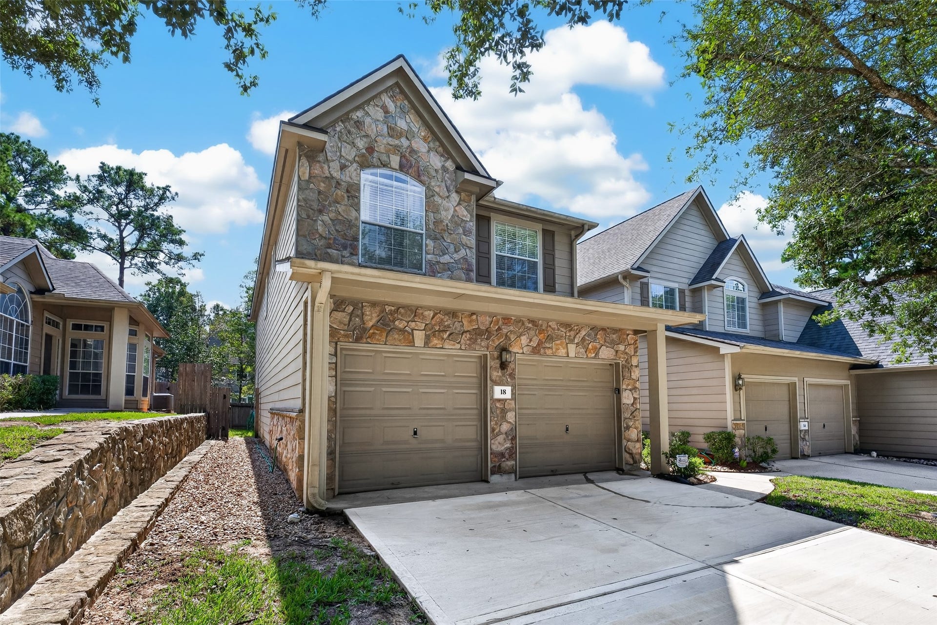 18 Valley Oaks Circle, The Woodlands, TX 77382 18 Valley Oaks Circle, The Woodlands, TX 77382