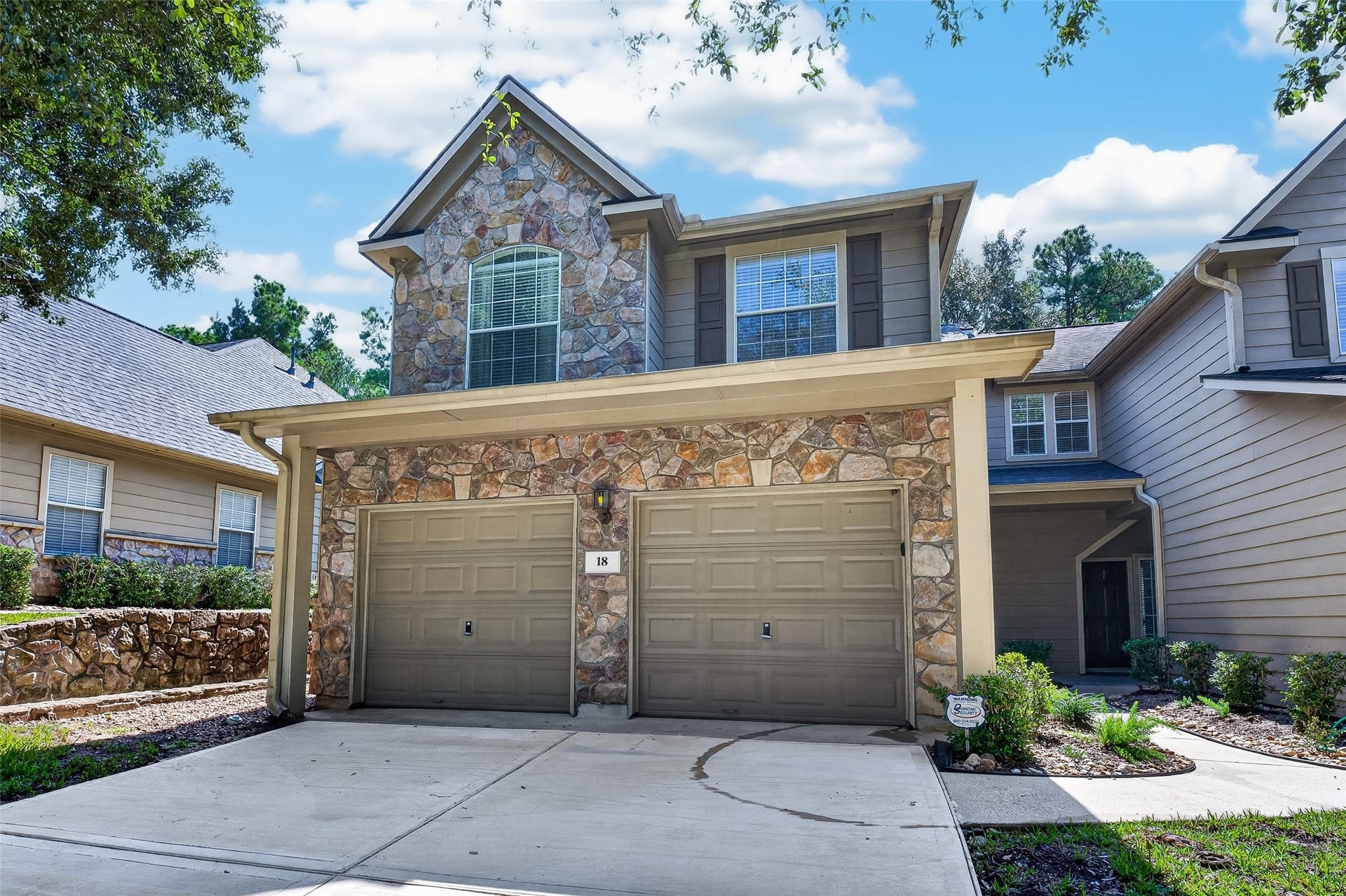 18 Valley Oaks Circle, The Woodlands, TX 77382 18 Valley Oaks Circle, The Woodlands, TX 77382