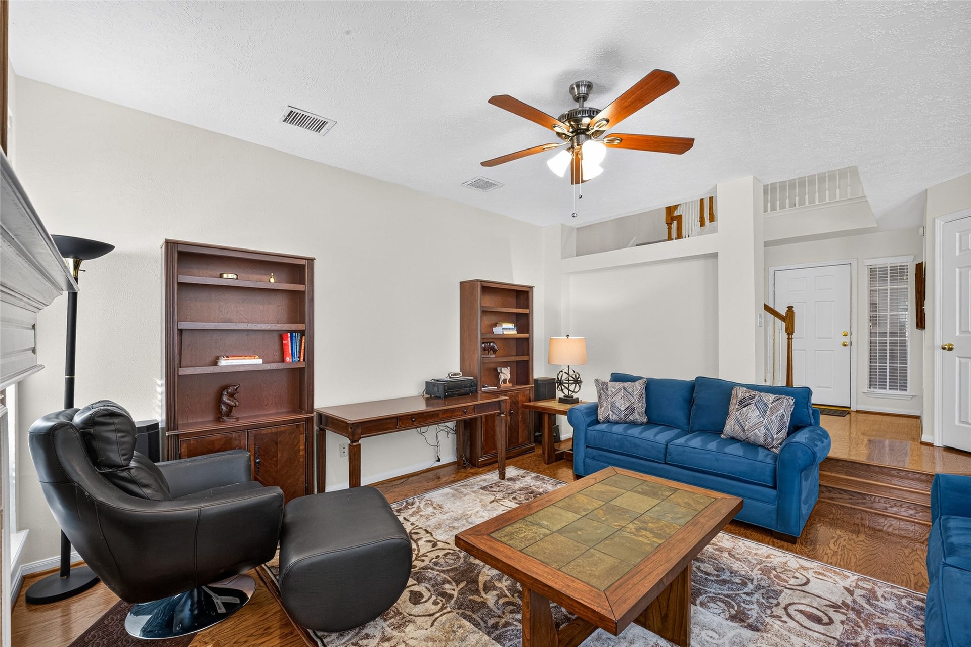 18 Valley Oaks Circle, The Woodlands, TX 77382 18 Valley Oaks Circle, The Woodlands, TX 77382