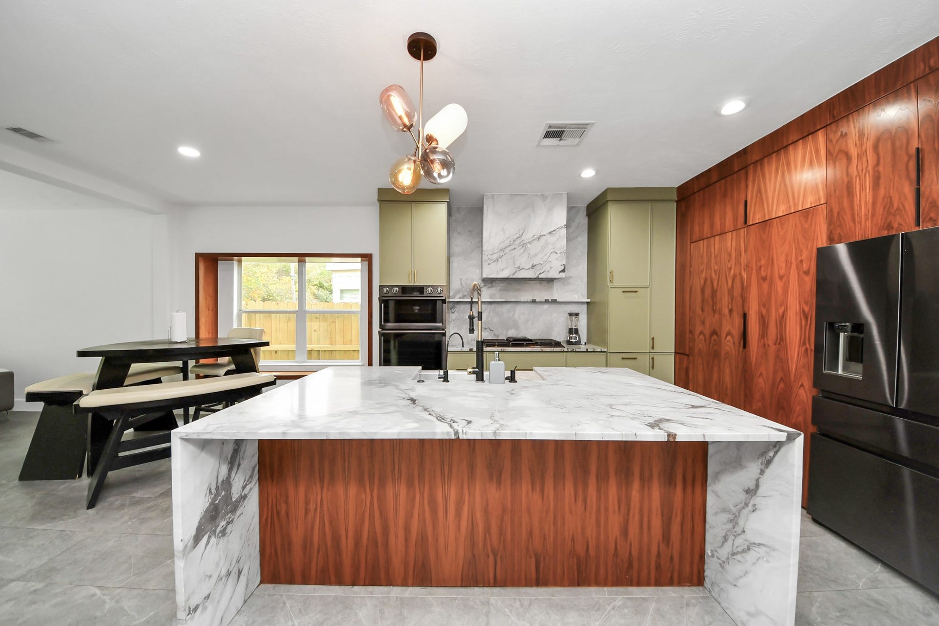 3423 Wooded Trail, Baytown, TX 77521 Kitchen