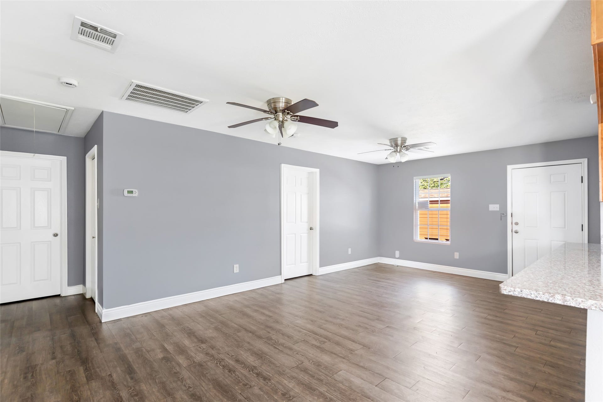 204 W James Street, Baytown, TX 77520