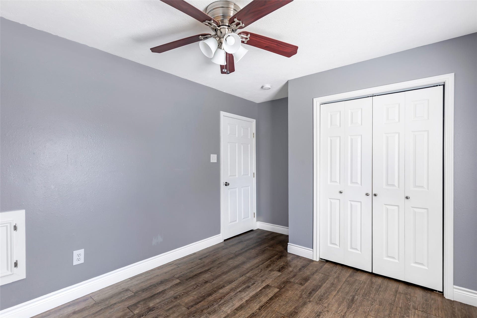 204 W James Street, Baytown, TX 77520