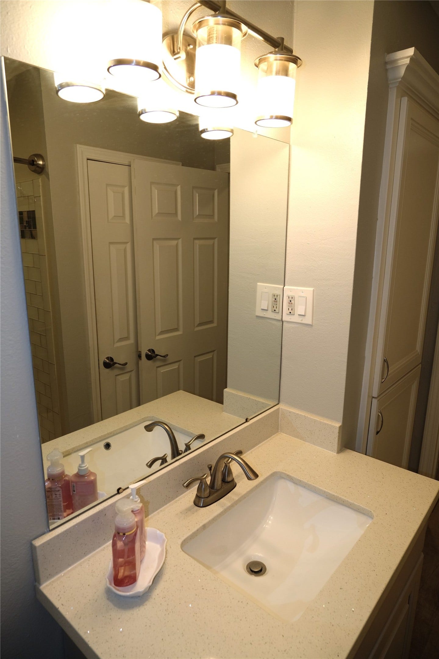 7713 Valley View Lane, Houston, TX 77074