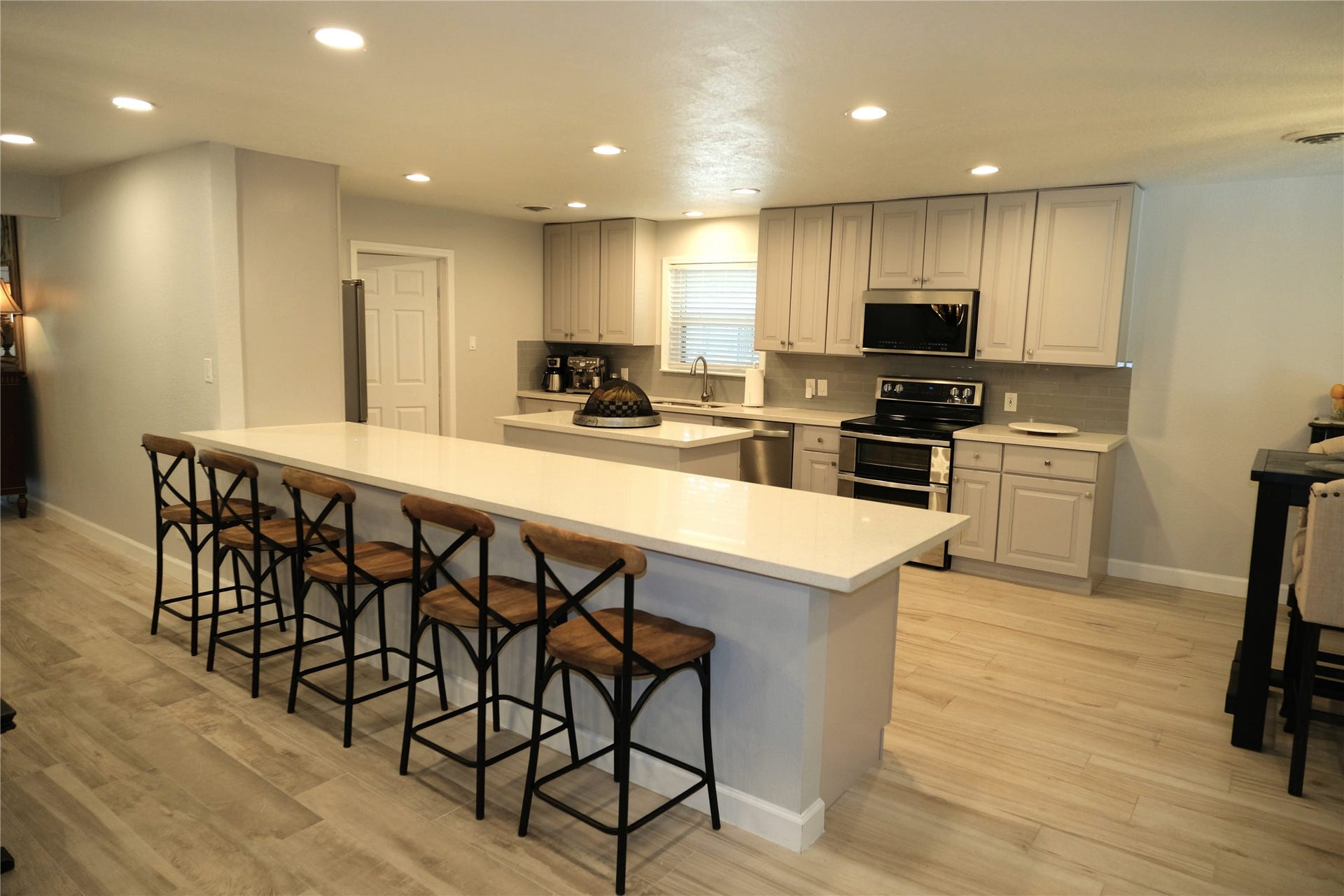 7713 Valley View Lane, Houston, TX 77074