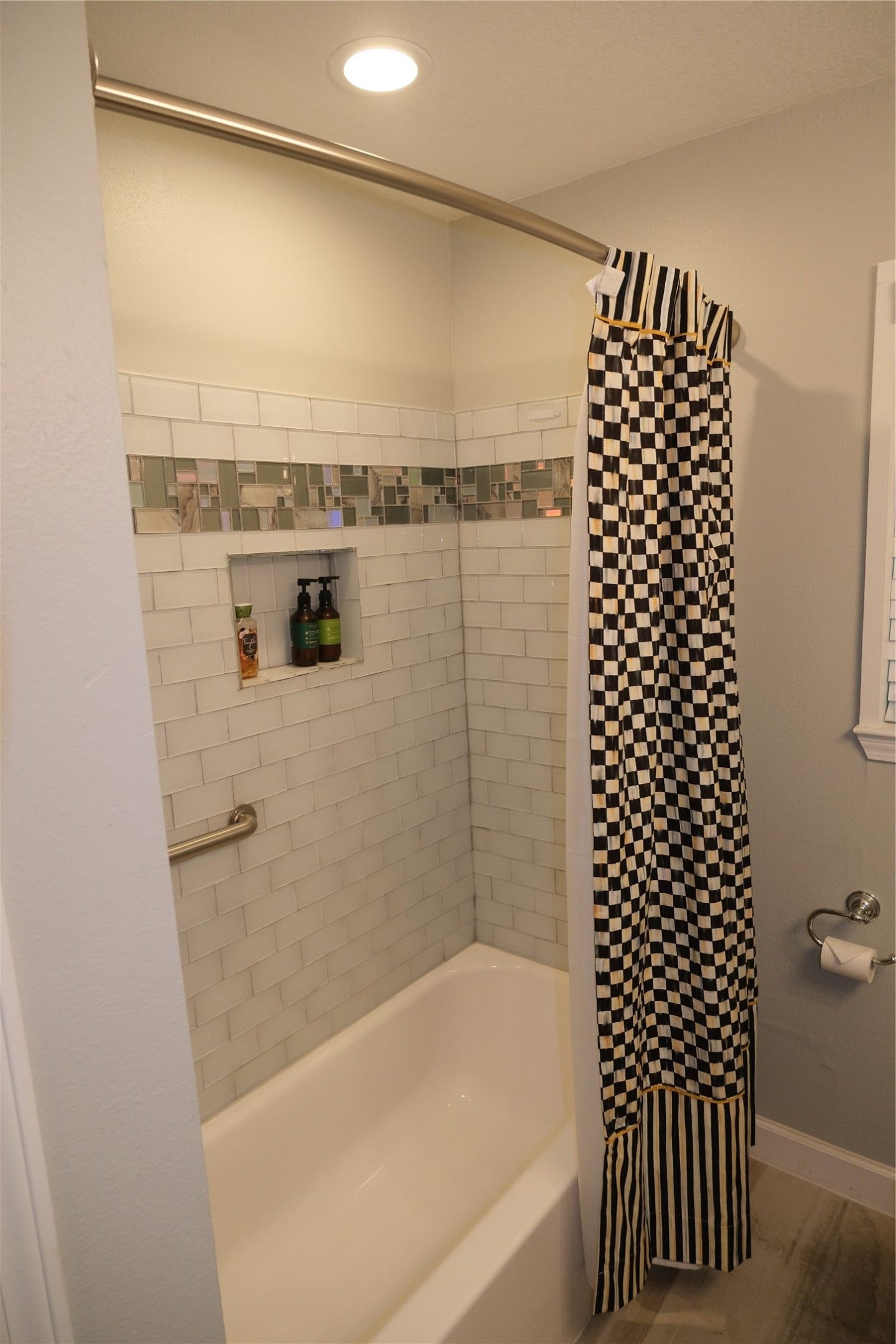 7713 Valley View Lane, Houston, TX 77074