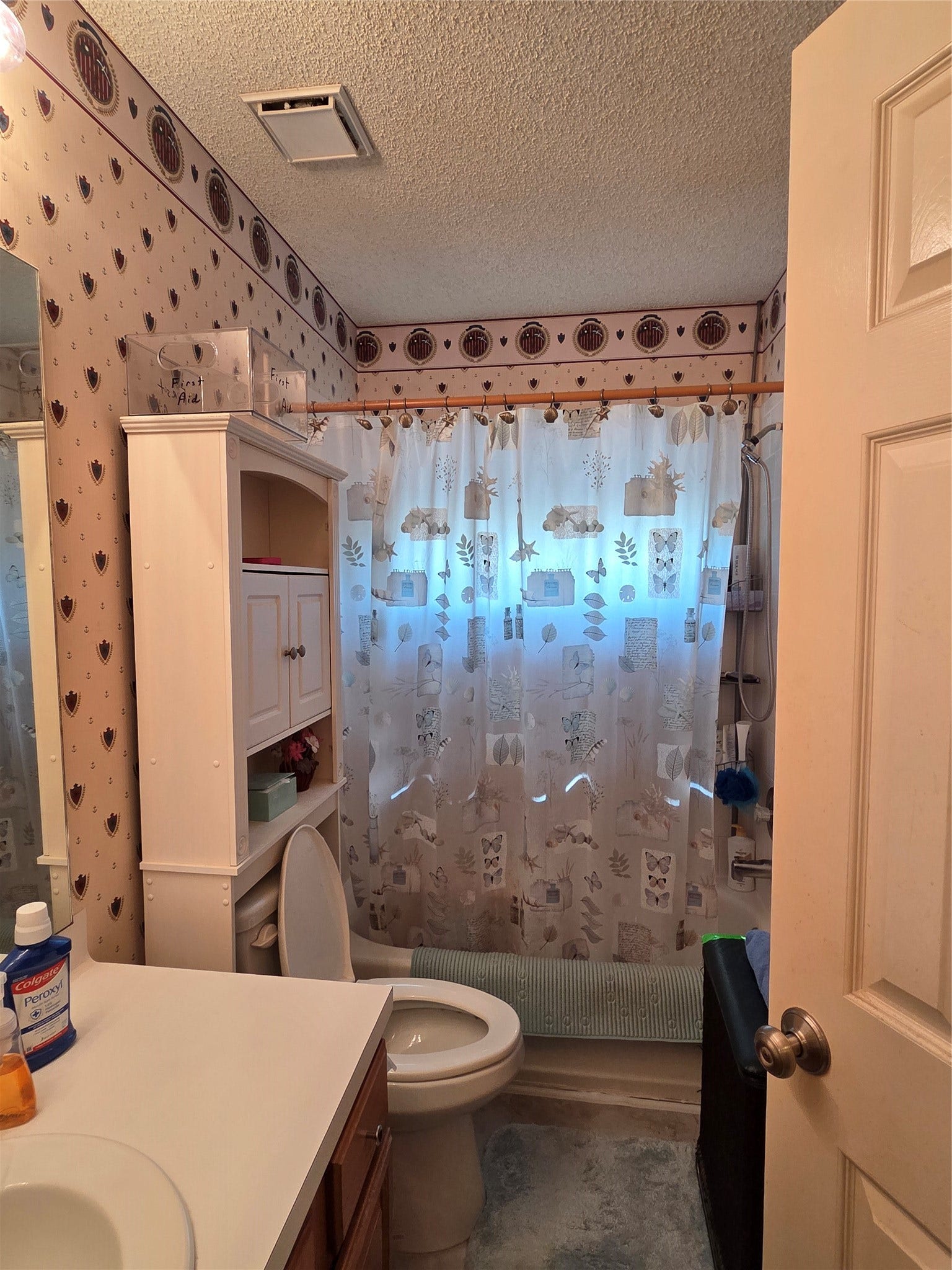 3909 Regency Drive, Deer Park, TX 77536 3909 Regency Drive, Deer Park, TX 77536