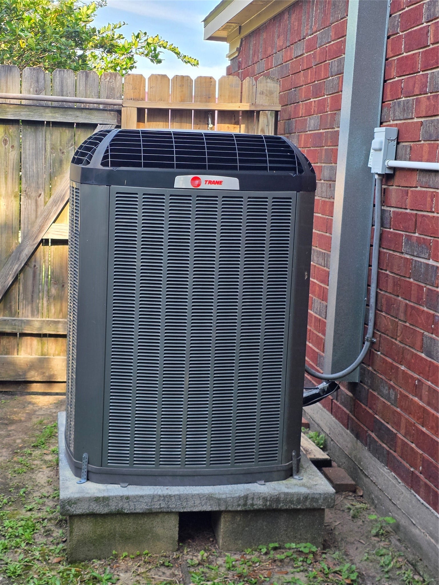3909 Regency Drive, Deer Park, TX 77536 Trane a/c unit