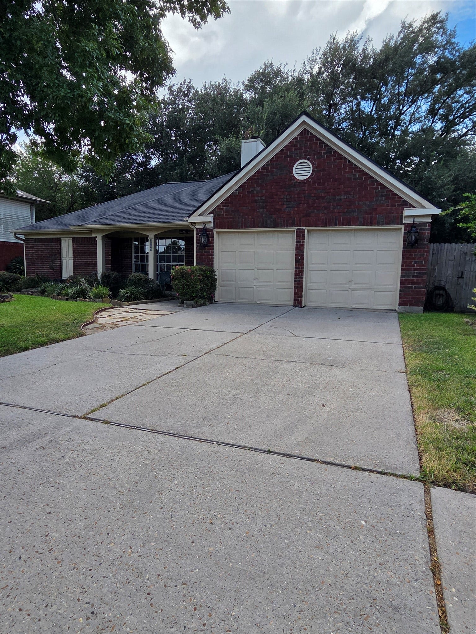 3909 Regency Drive, Deer Park, TX 77536 3909 Regency Drive, Deer Park, TX 77536